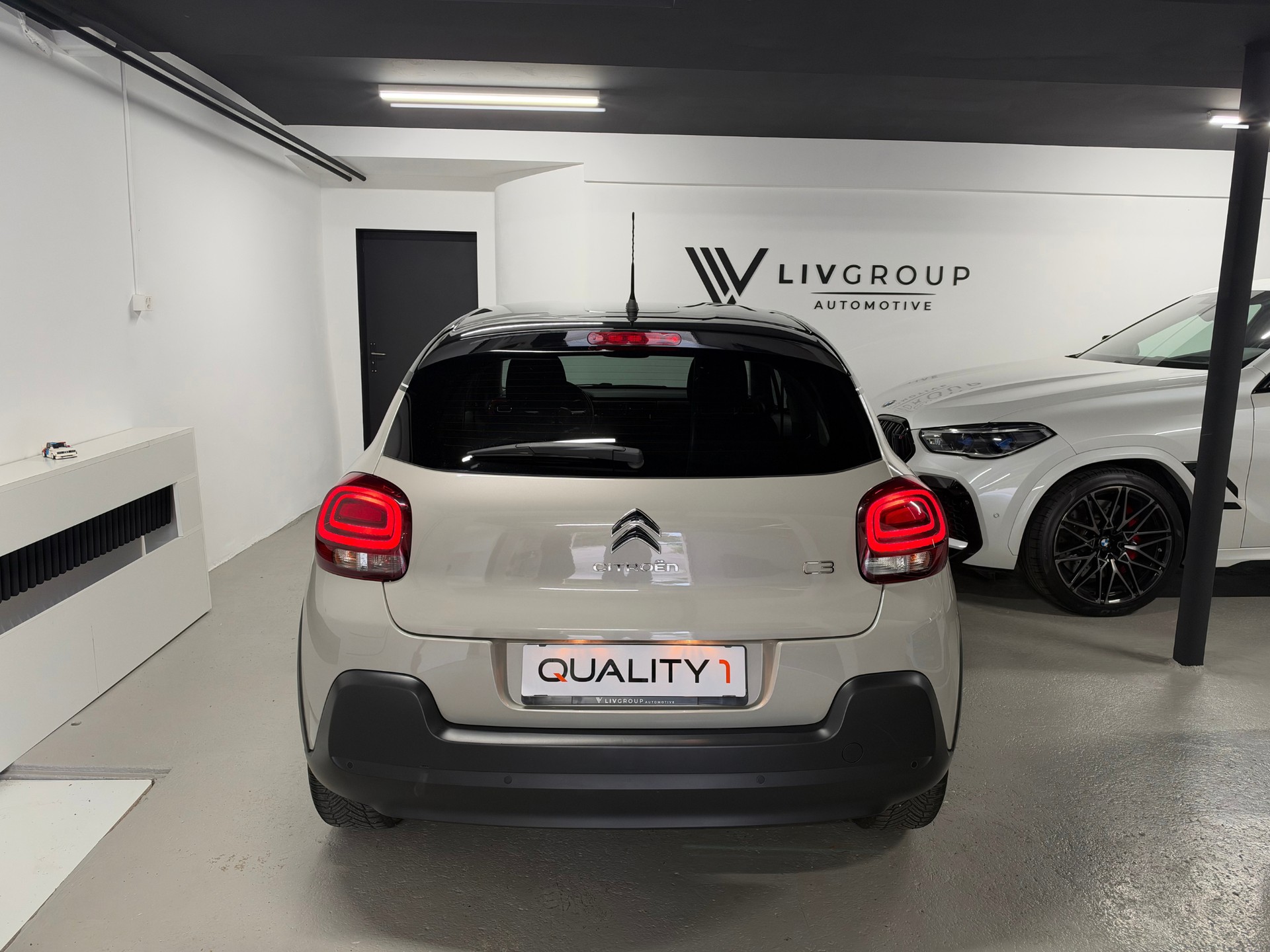 CITROEN C3 1.2i PureTech Shine-image-3