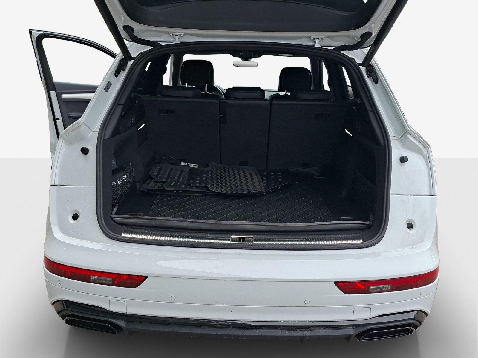 AUDI Q5 55 TFSI e PHEV S line quattro S-tronic-image-12