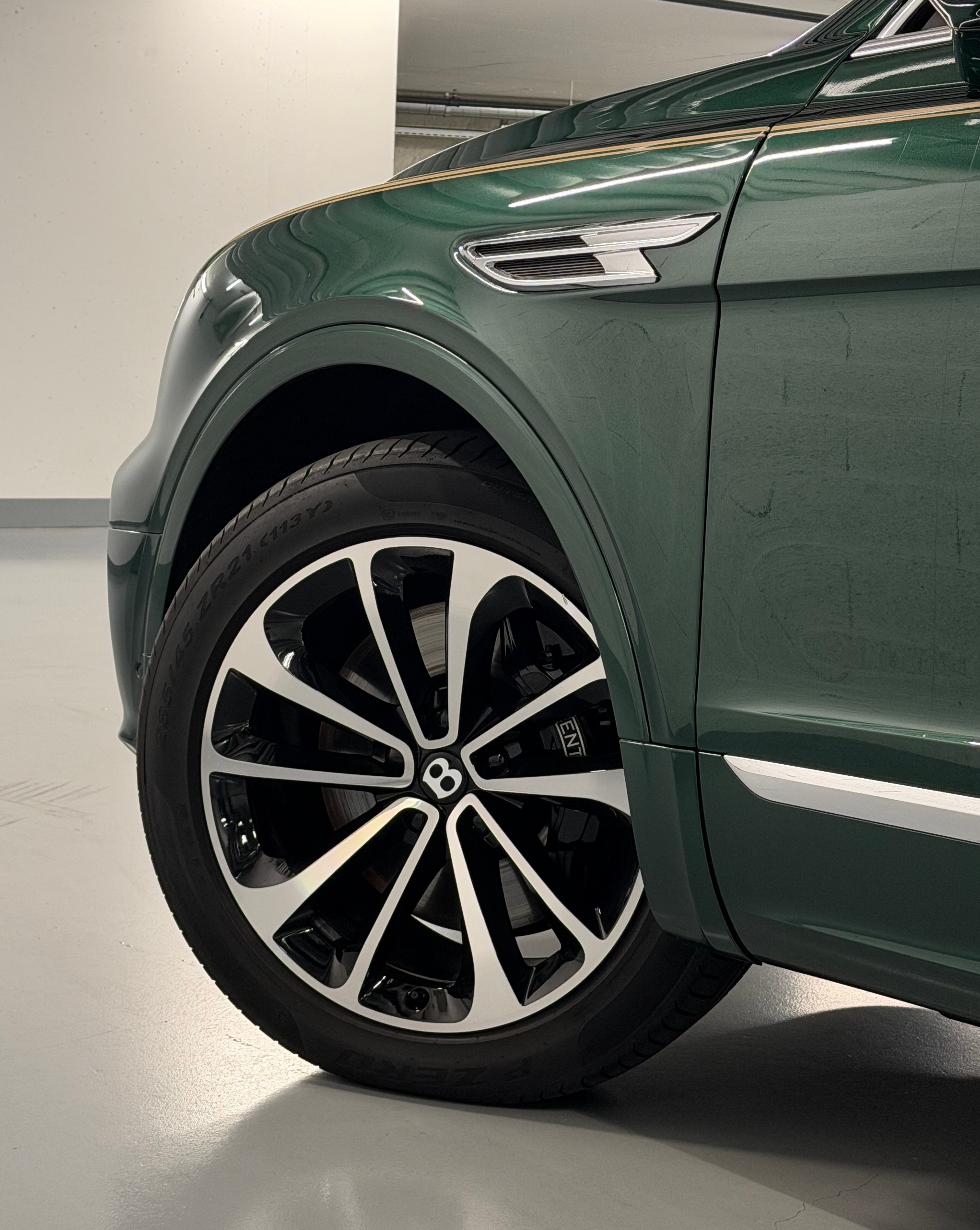 Image BENTLEY BENTAYGA Bentayga Azure V8