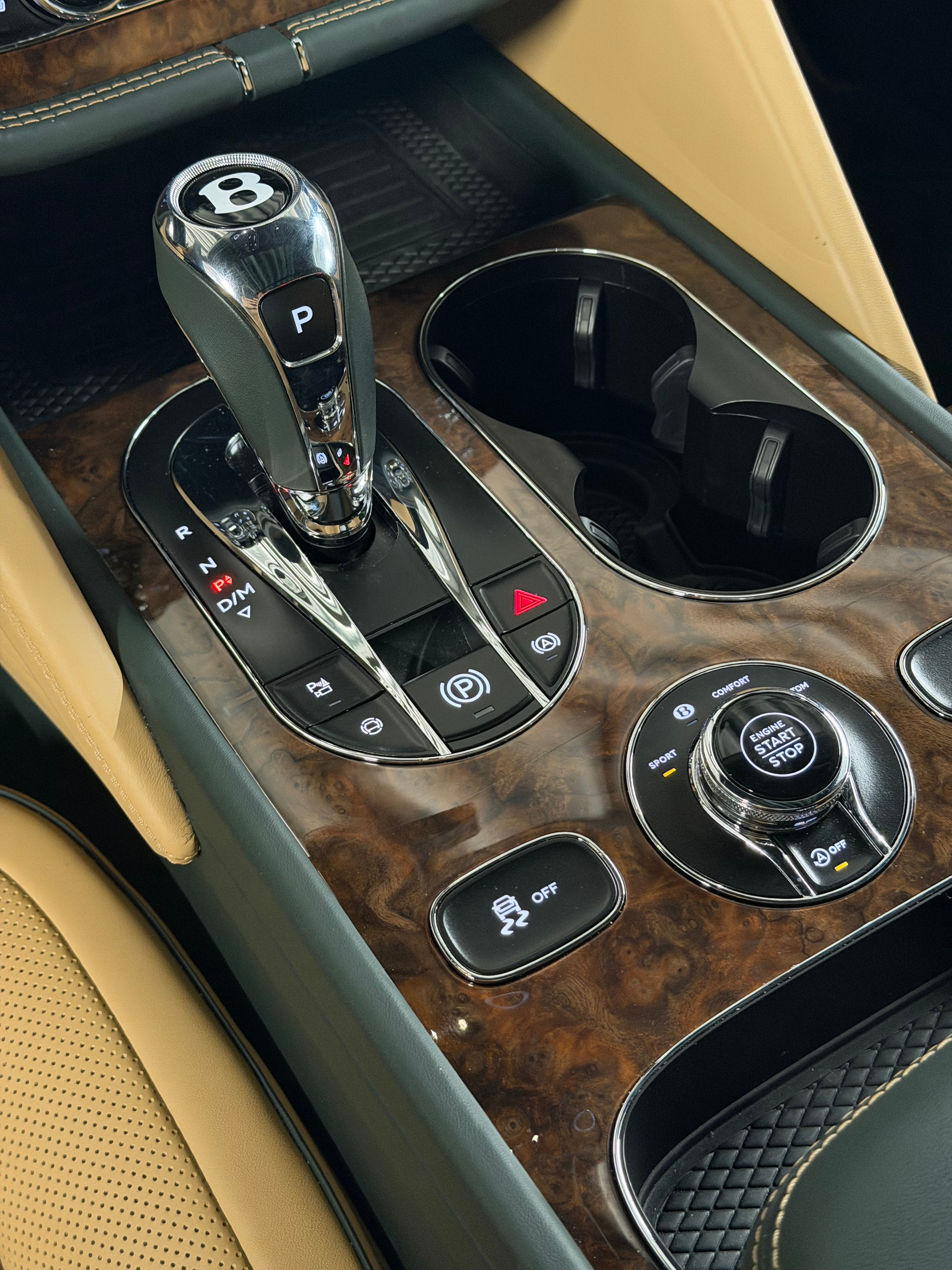 Image BENTLEY BENTAYGA Bentayga Azure V8