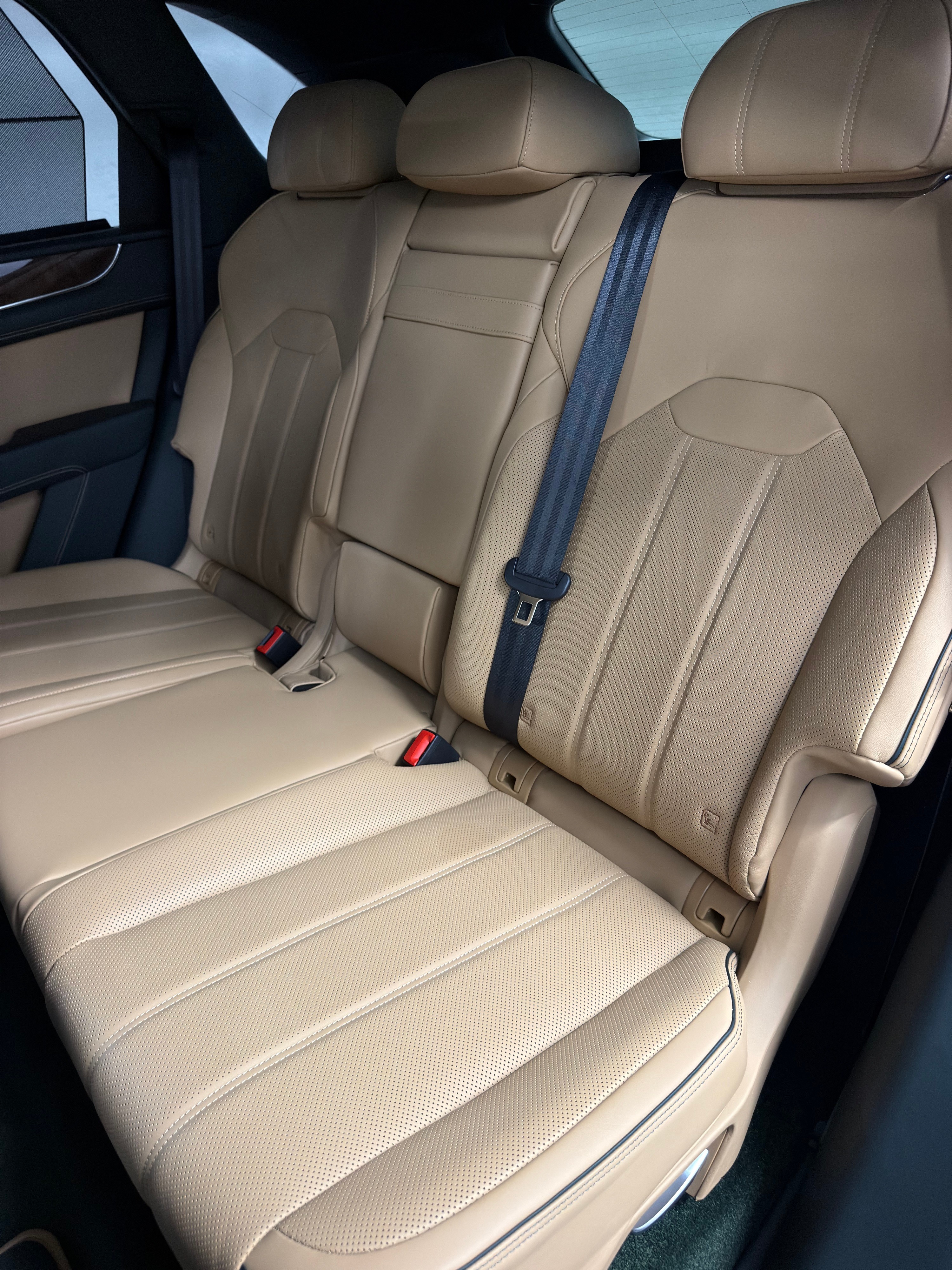 Image BENTLEY BENTAYGA Bentayga Azure V8