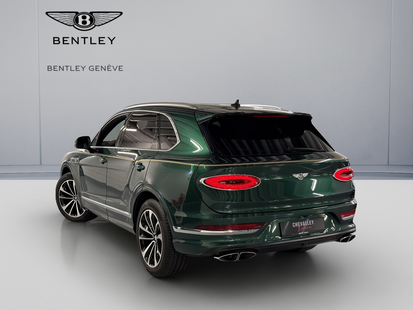 BENTLEY Bentayga Azure V8-showroom-element-3