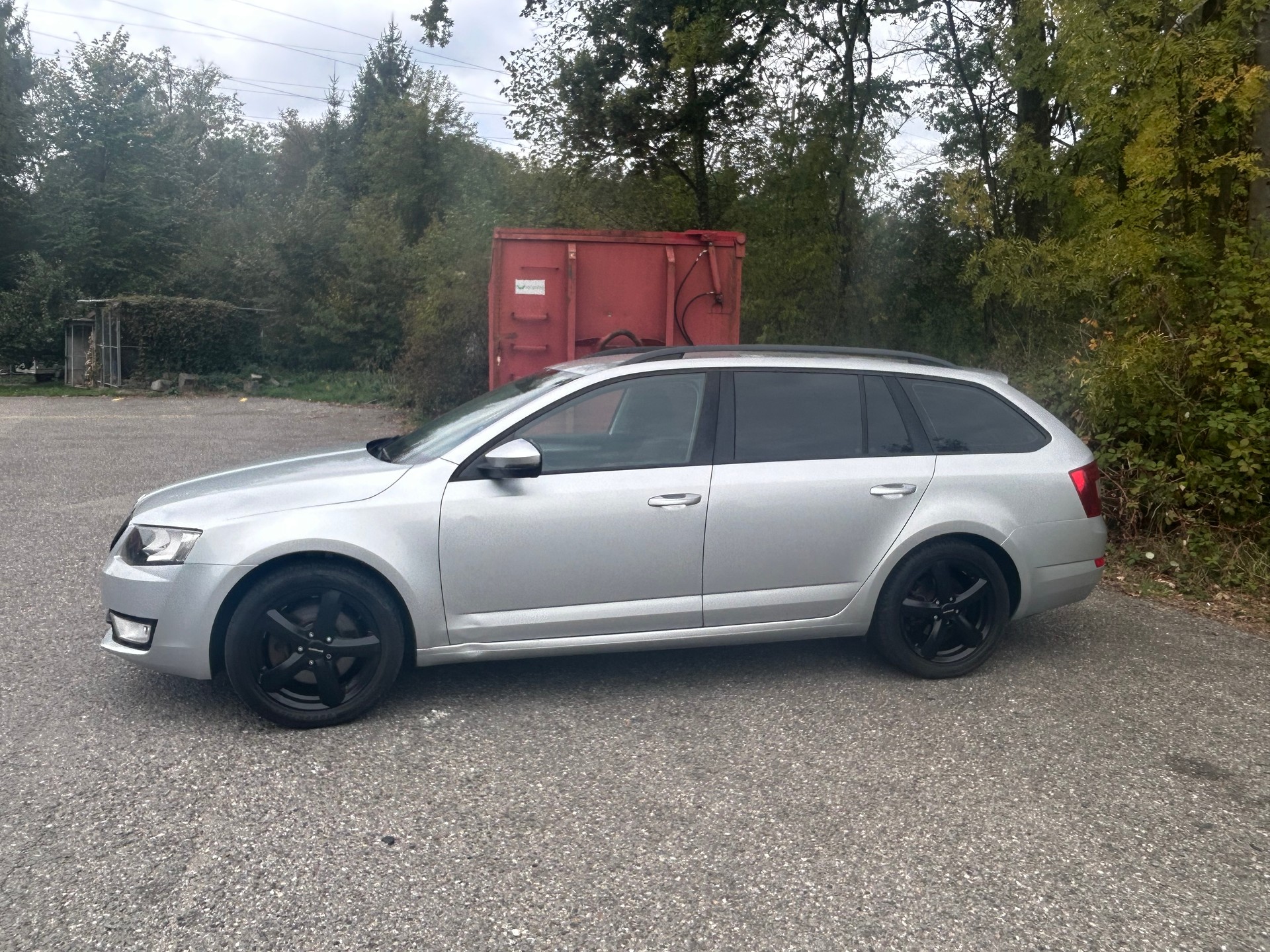 SKODA Octavia Combi 2.0 TDI Swiss Edition 4x4 DSG-image-3