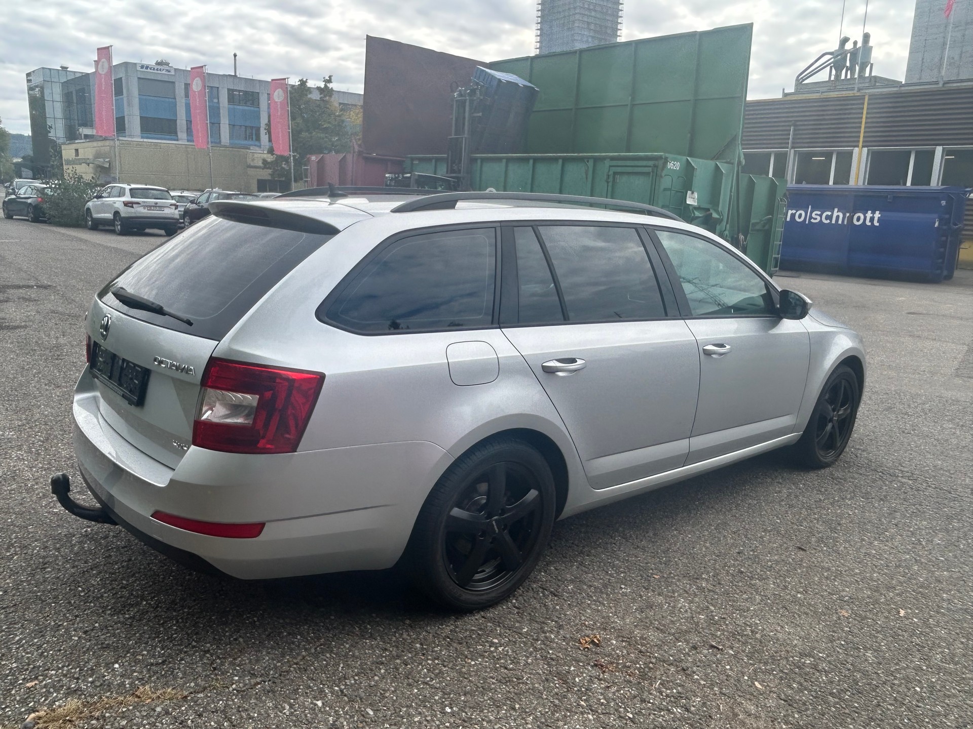 SKODA Octavia Combi 2.0 TDI Swiss Edition 4x4 DSG-image-6
