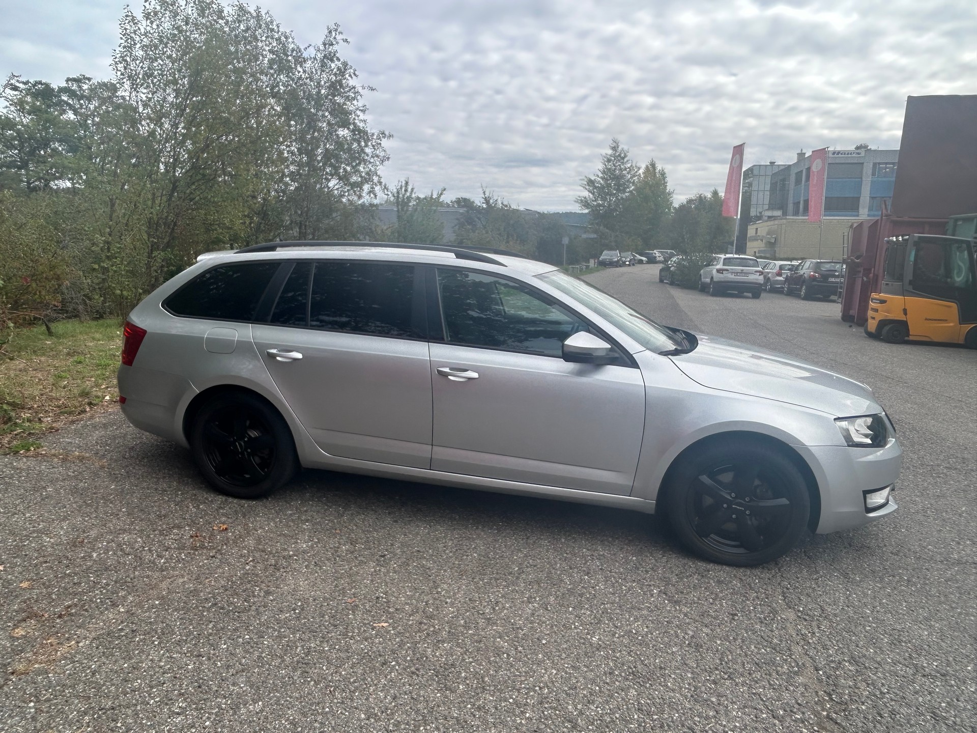 SKODA Octavia Combi 2.0 TDI Swiss Edition 4x4 DSG-image-7