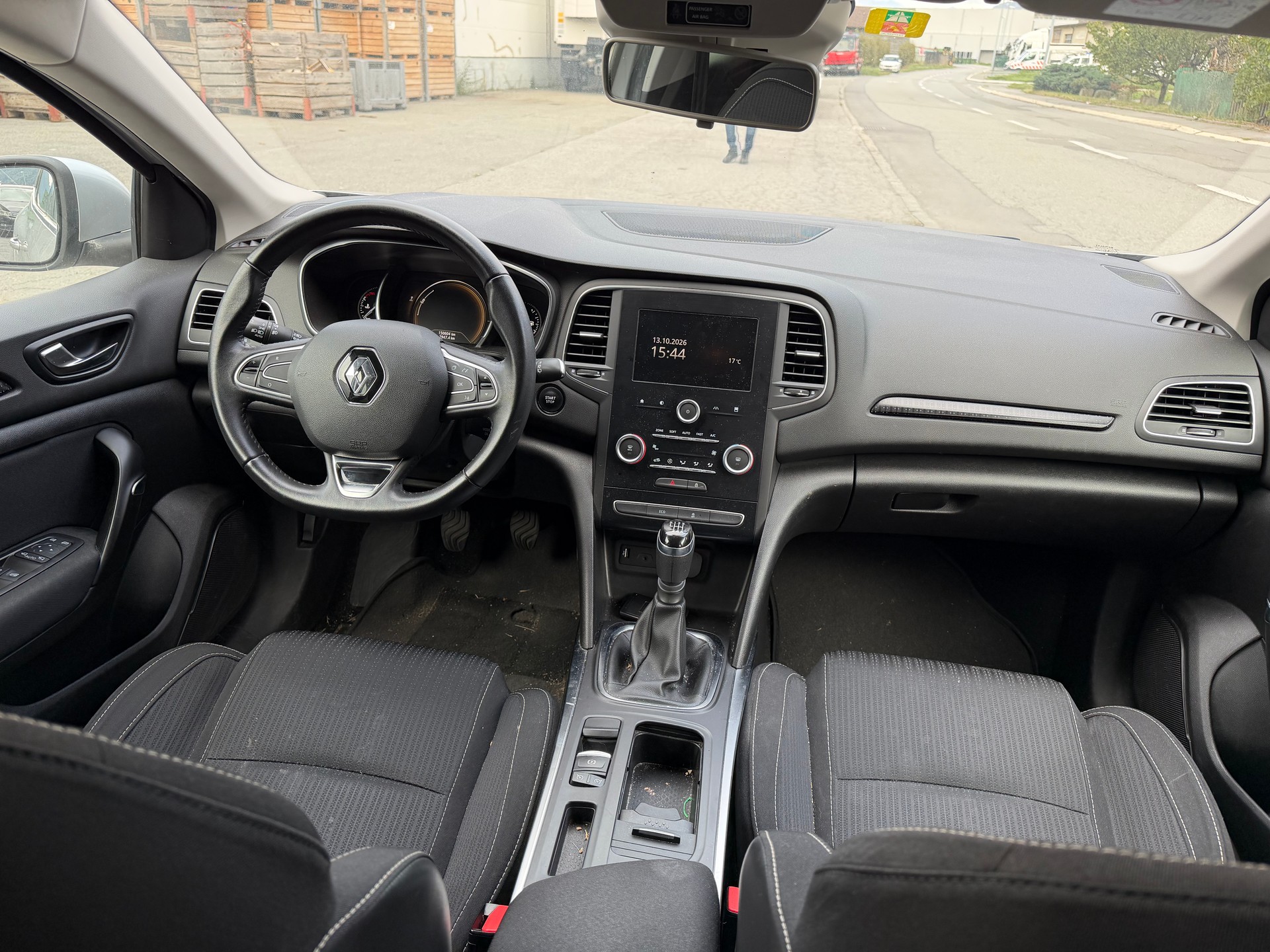 RENAULT Mégane 1.2 16V Turbo Bose-image-2