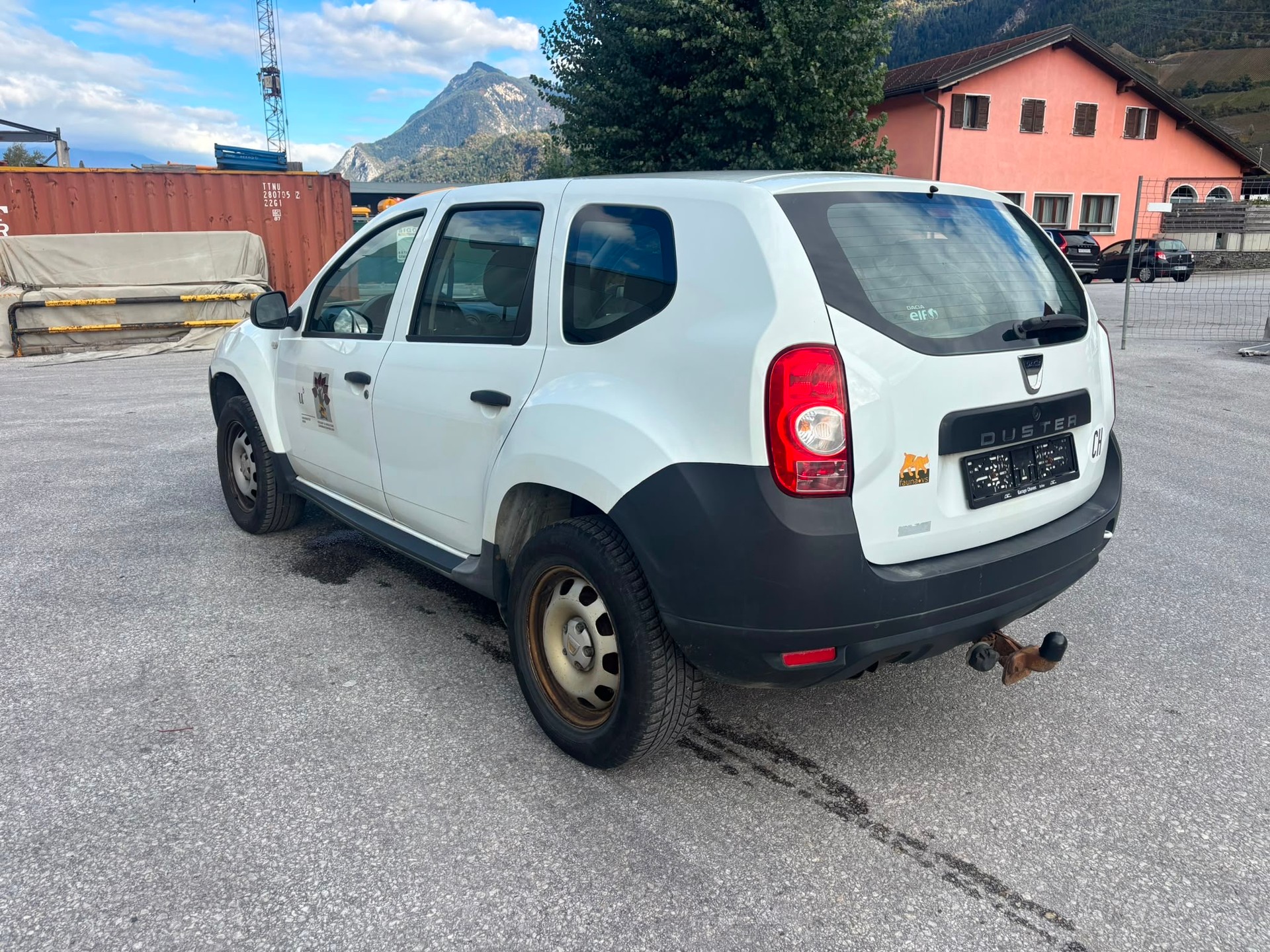 DACIA Duster 1.6 Lauréate 4x4-image-1
