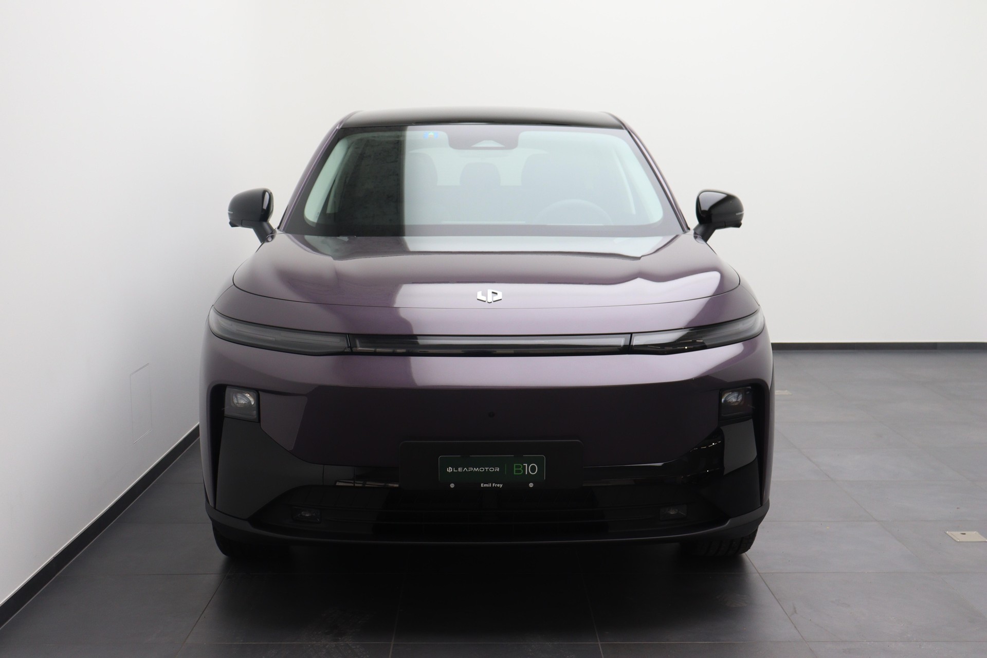 LEAPMOTOR B10 EV-image-2