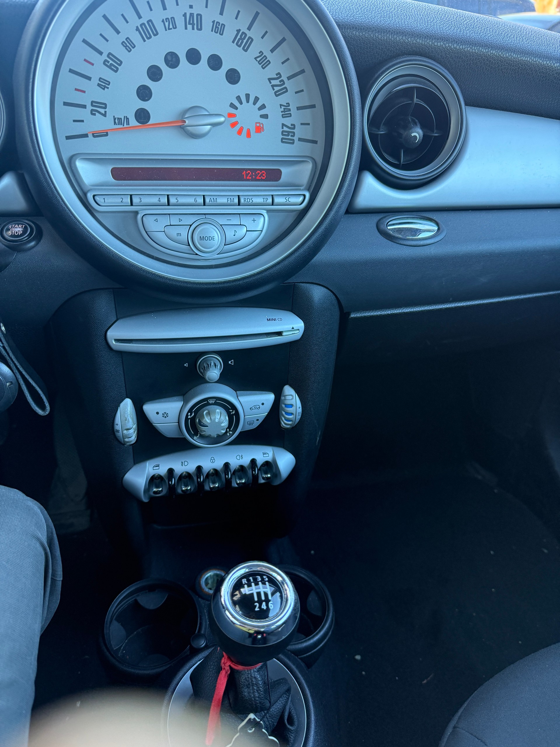 MINI One-image-9