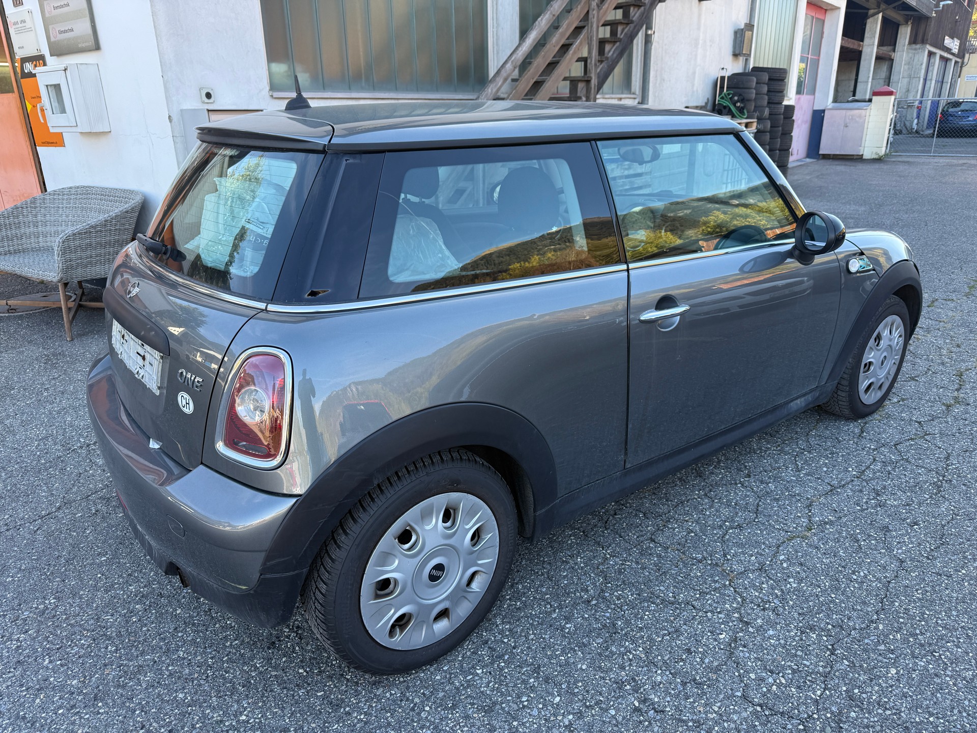 MINI One-image-3