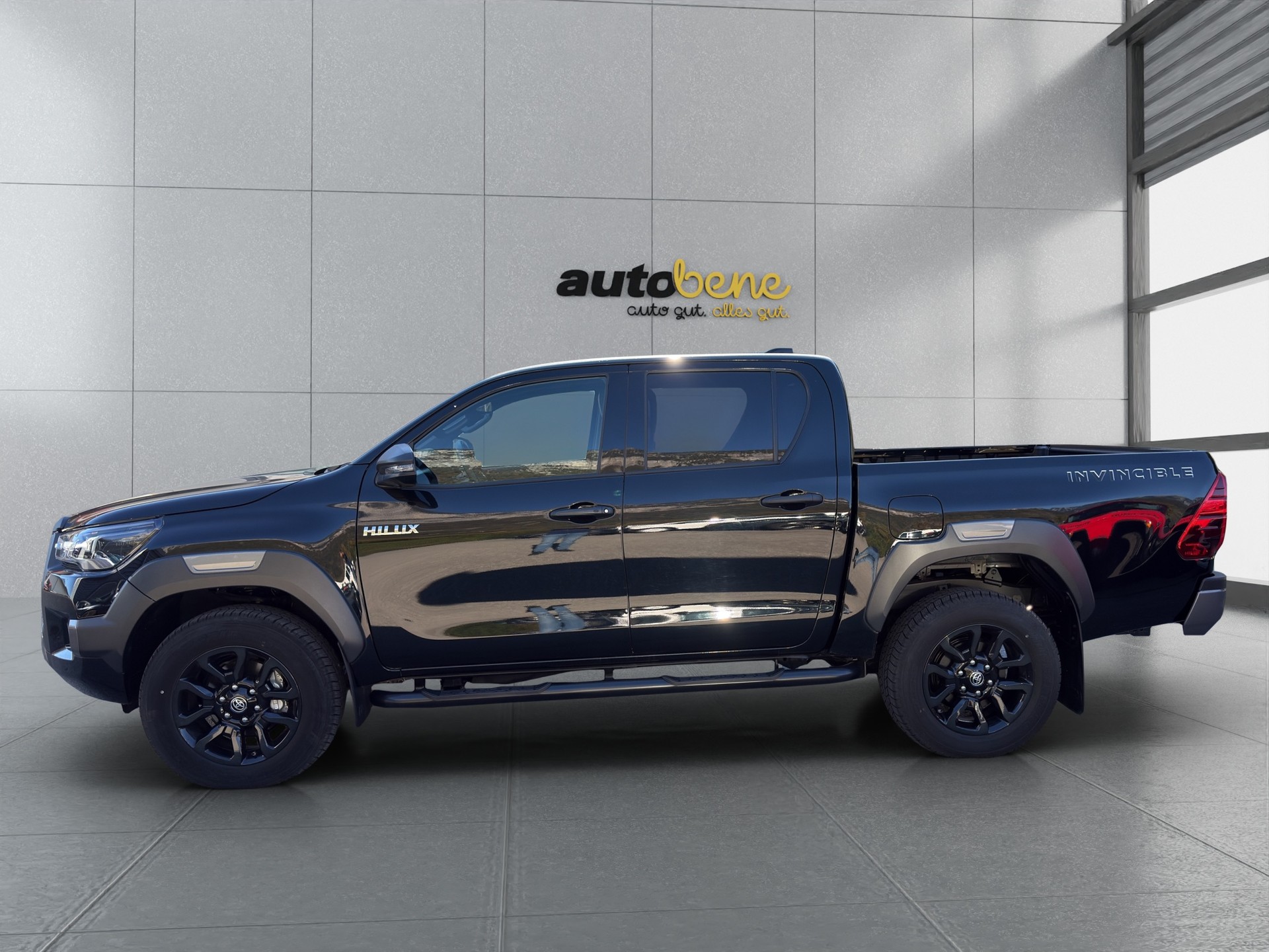 TOYOTA Hilux 2.8D-4D Invincible Double Cab 4x4 A-image-1