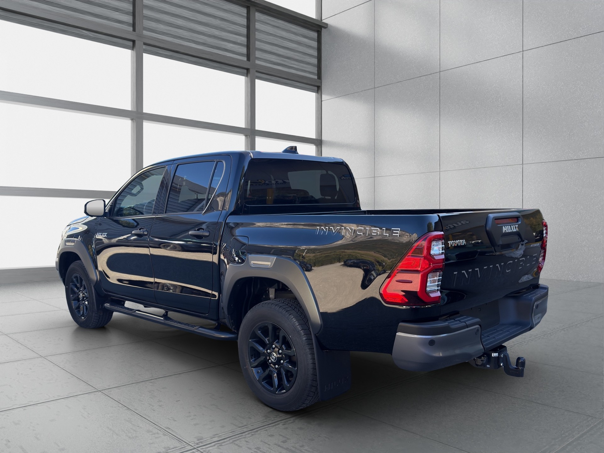 TOYOTA Hilux 2.8D-4D Invincible Double Cab 4x4 A-image-4