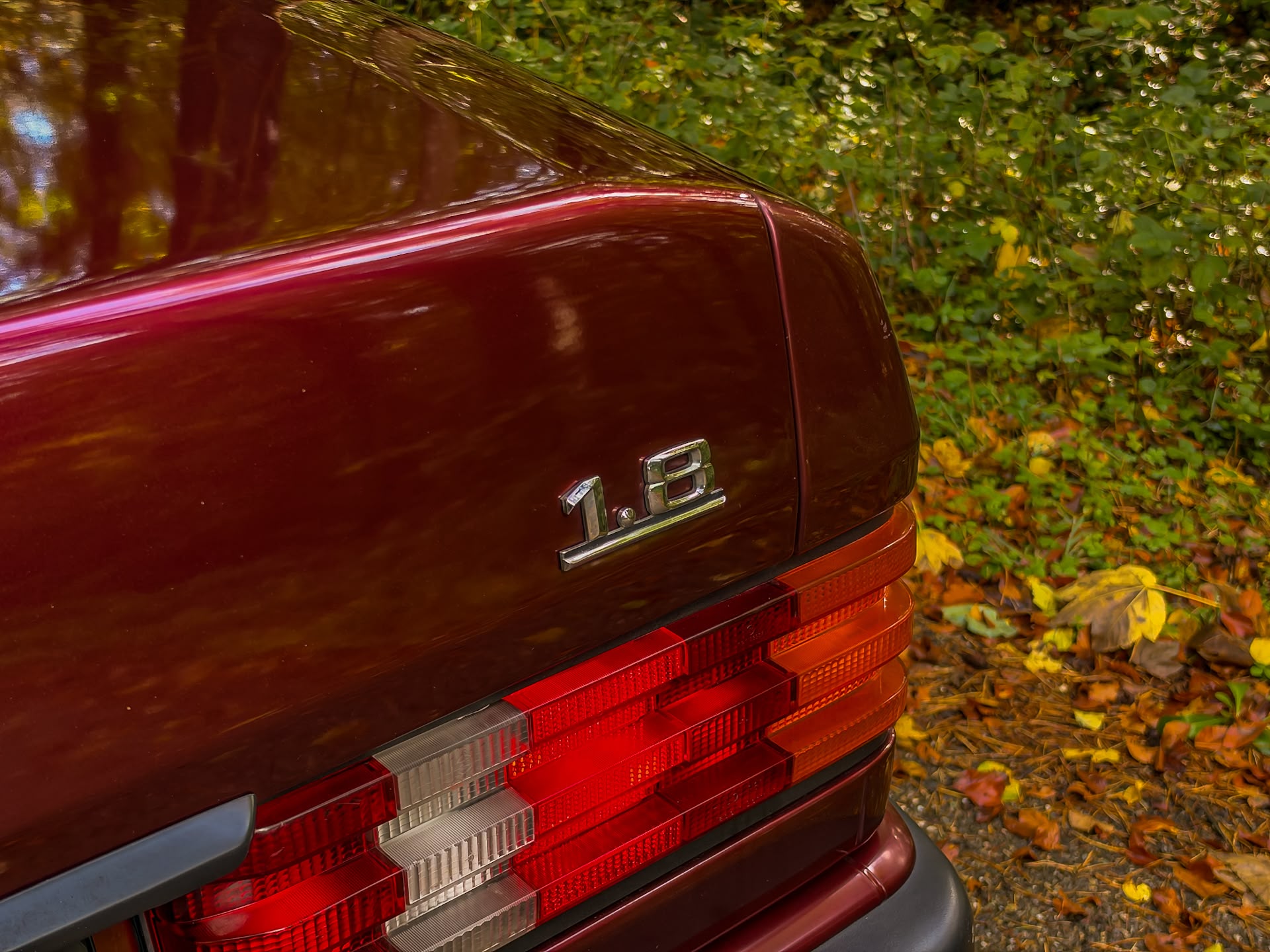 MERCEDES-BENZ 190 E 1.8 Avantgarde "ROSSO"-image-17