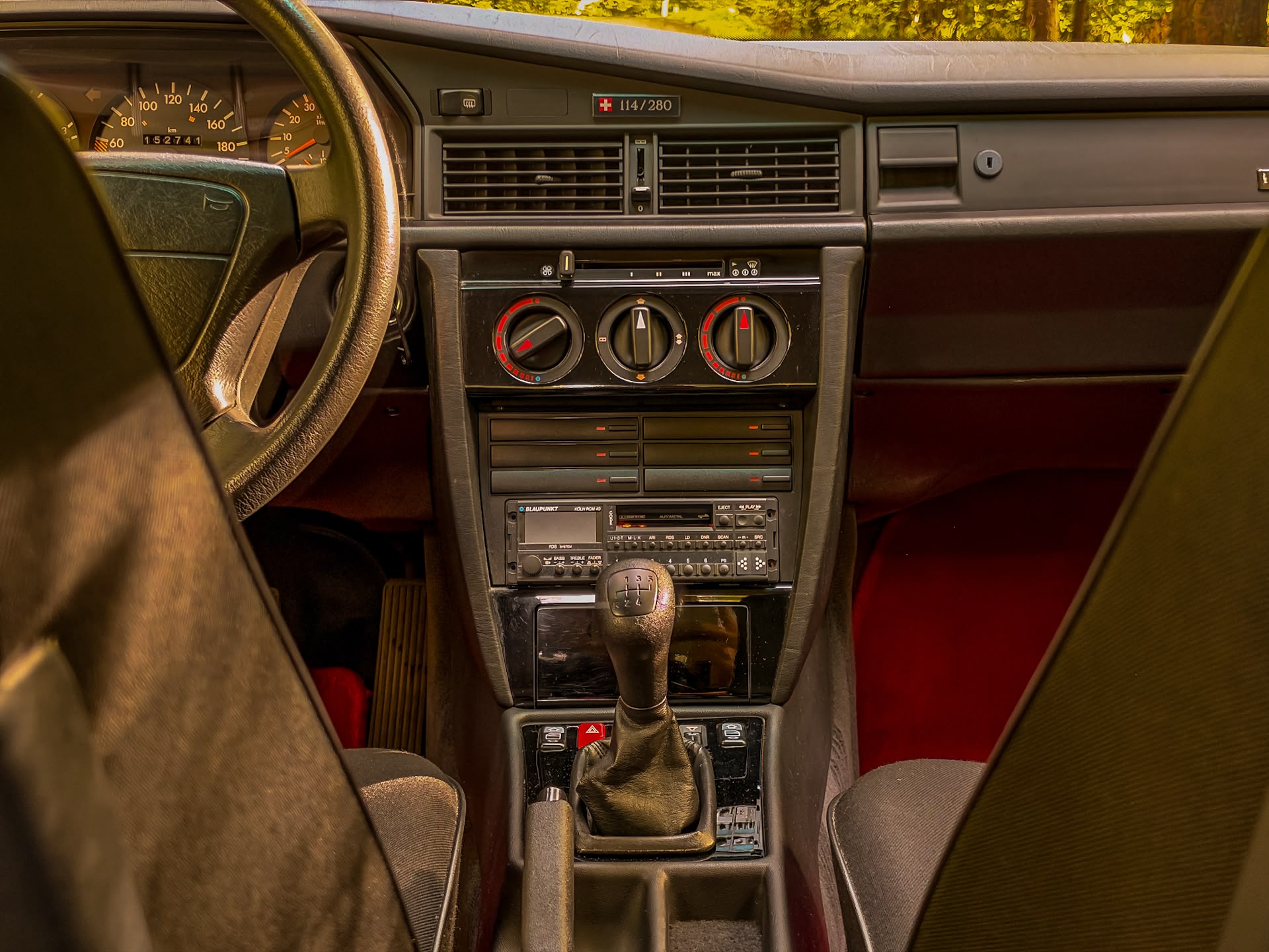 MERCEDES-BENZ 190 E 1.8 Avantgarde "ROSSO"-image-13