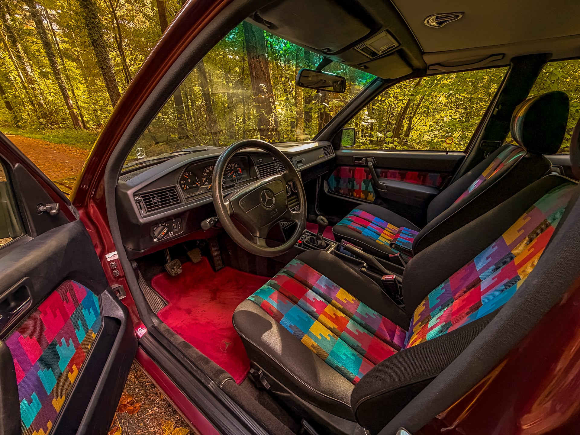 MERCEDES-BENZ 190 E 1.8 Avantgarde "ROSSO"-image-7