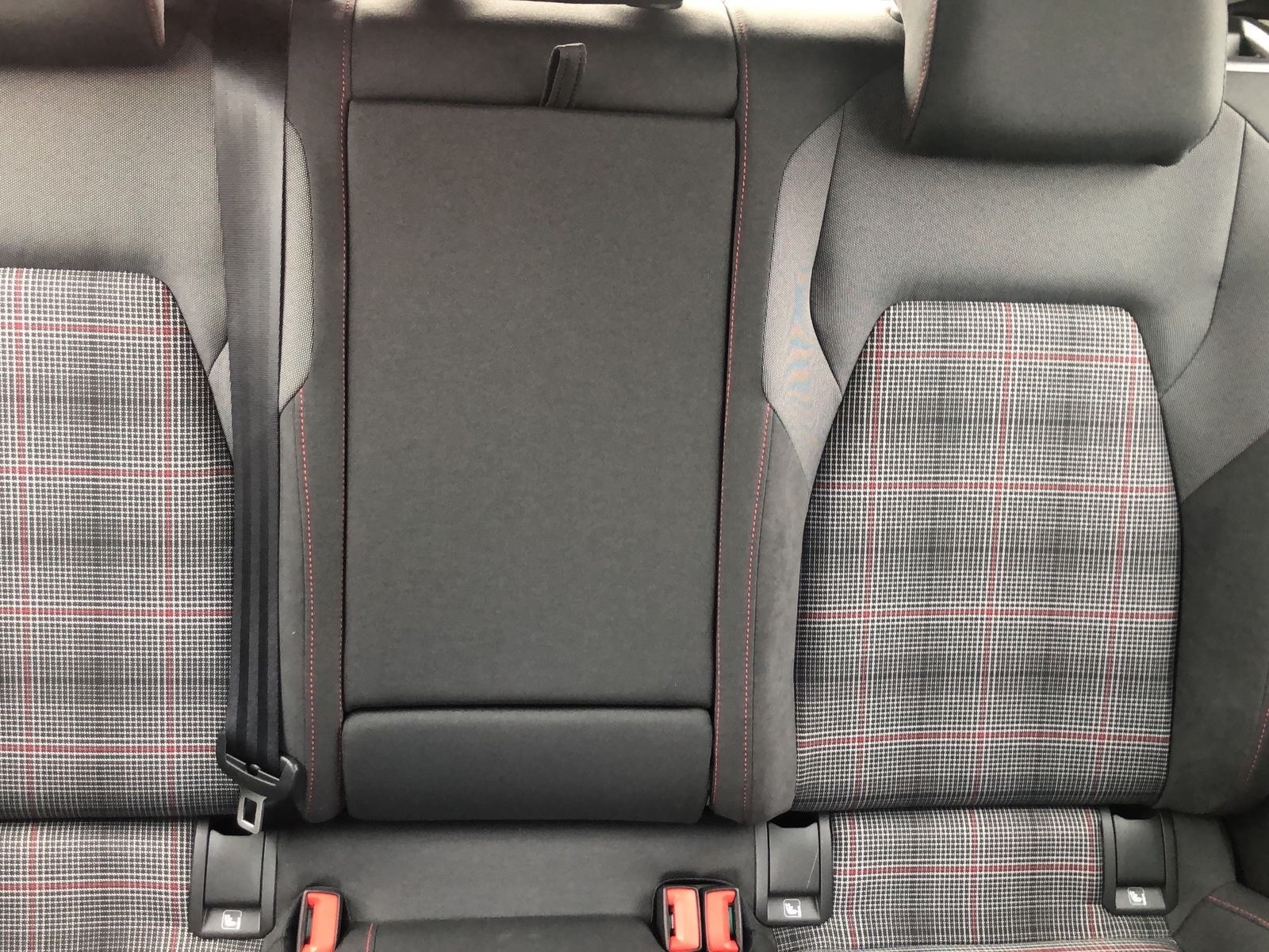 VW Golf 2.0 TSI GTI DSG-image-7