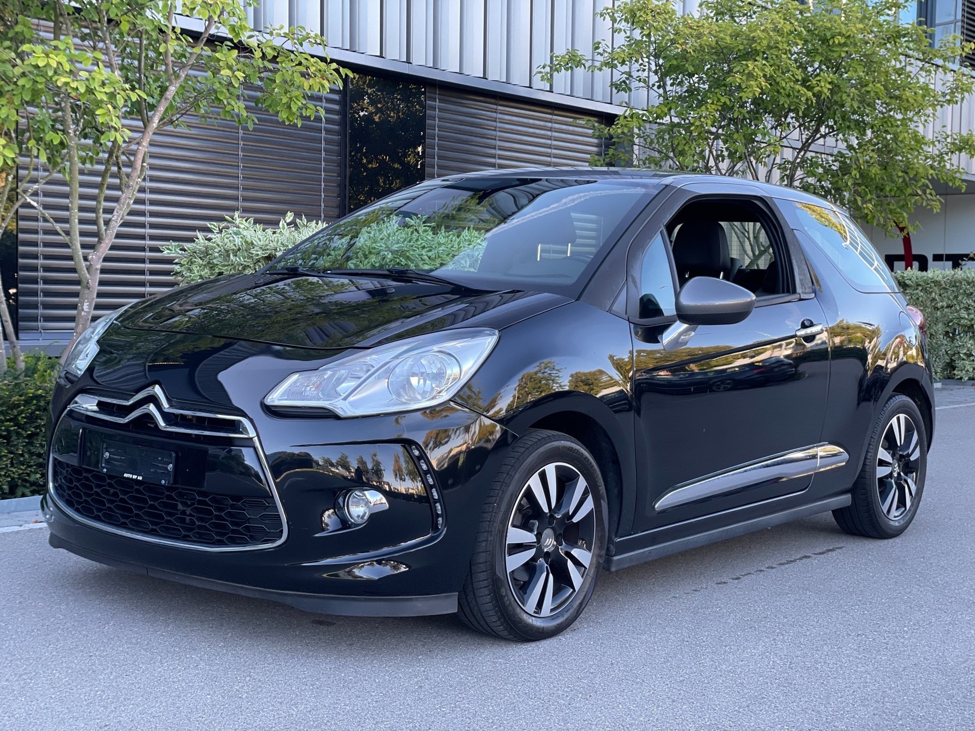 DS AUTOMOBILES DS3 1.2 VTi SO Chic-image-0
