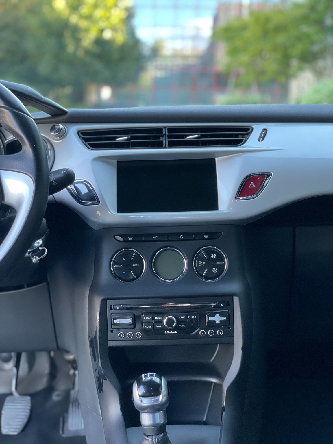 DS AUTOMOBILES DS3 1.2 VTi SO Chic-image-9