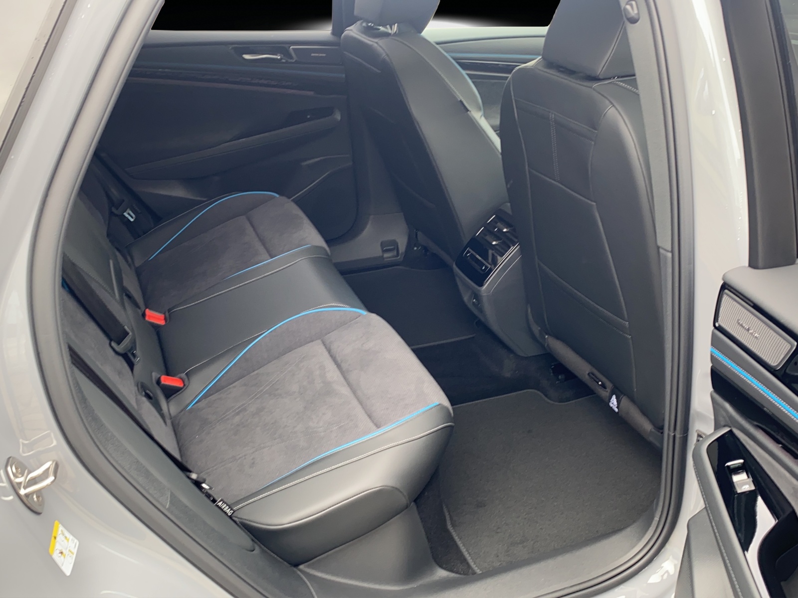 VW ID.7 Pro 77 kWh Pro-image-7