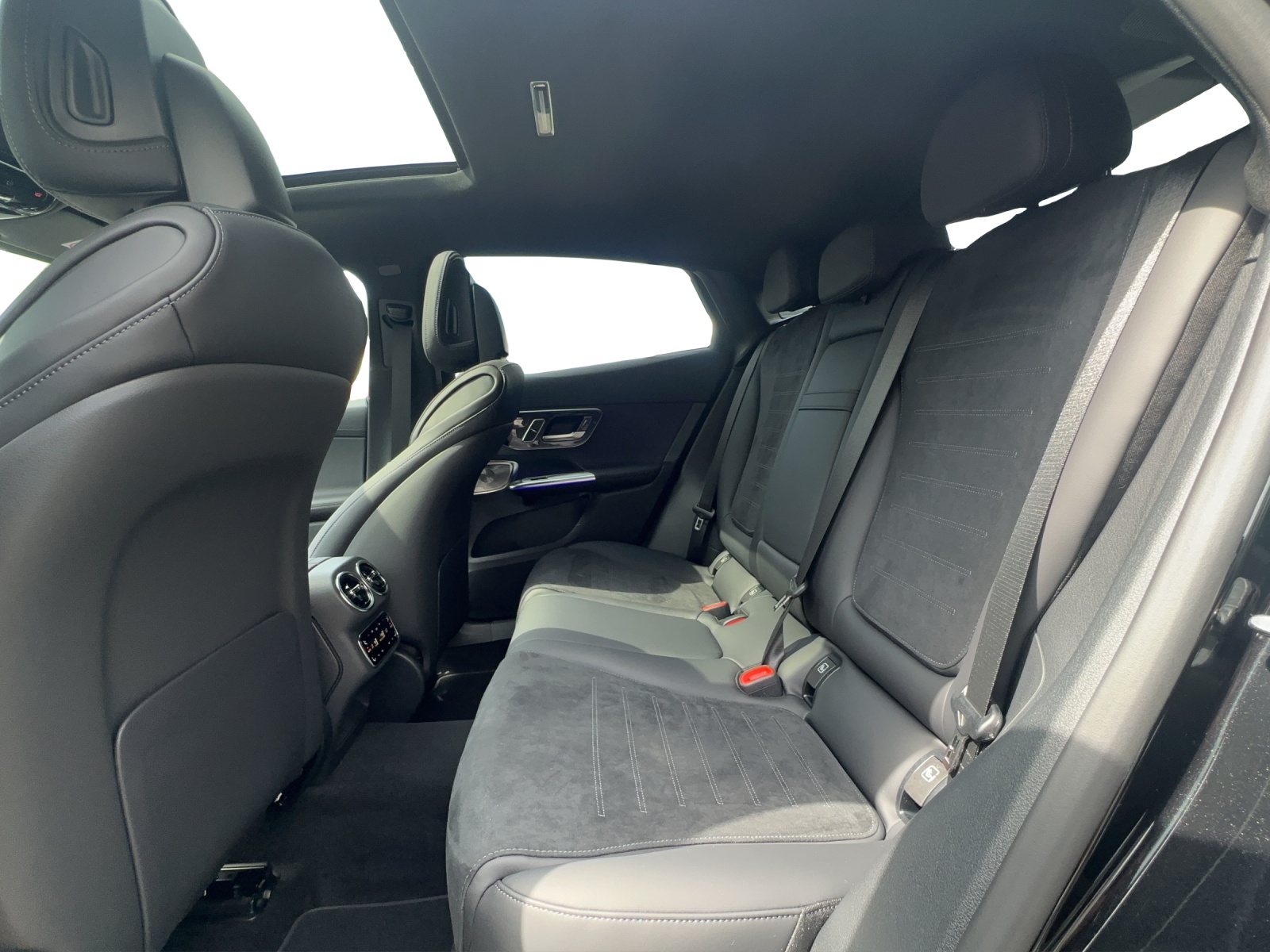 MERCEDES-BENZ GLC Coupé 300 d 4M 9G-T-image-17