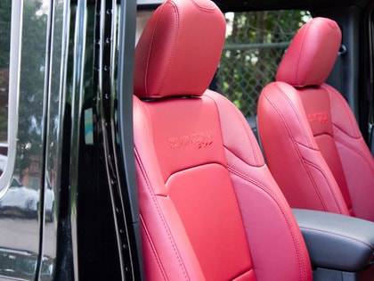 JEEP 6.4L SRT® HEMI® V8-image-9