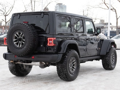 JEEP 6.4L SRT® HEMI® V8-image-1