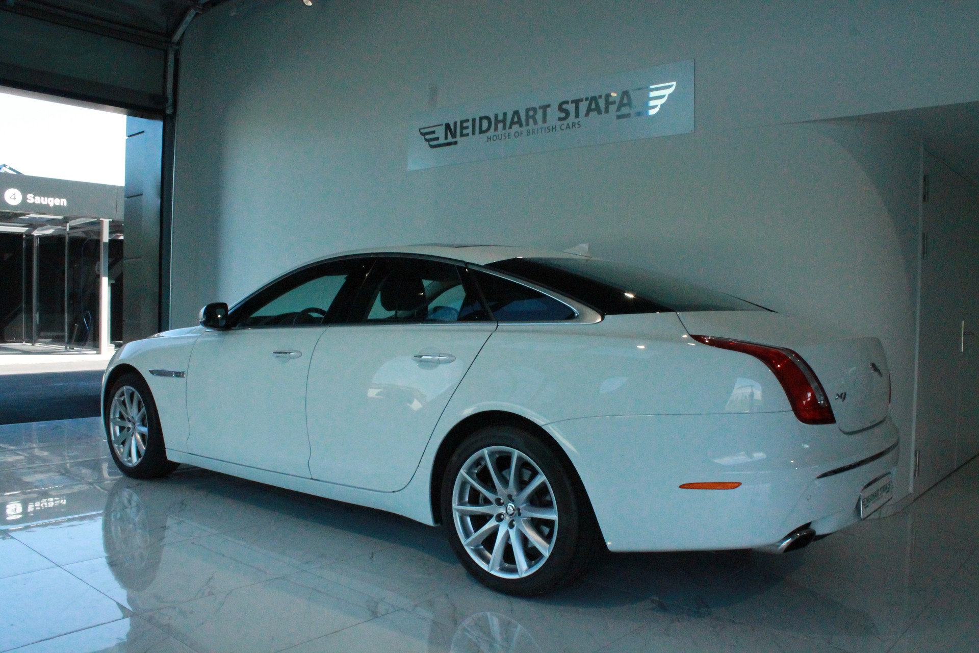 JAGUAR XJ 3.0 V6 S/C Portfolio Automatic AWD-showroom-element-1