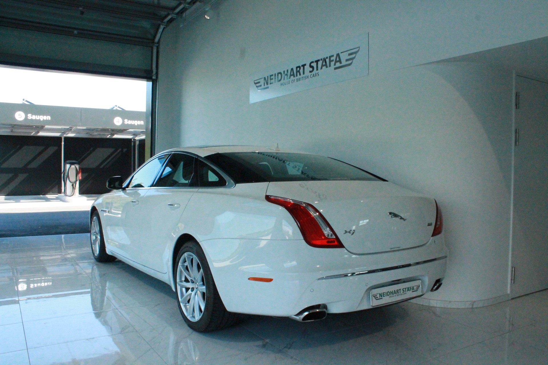 JAGUAR XJ 3.0 V6 S/C Portfolio Automatic AWD-showroom-element-2