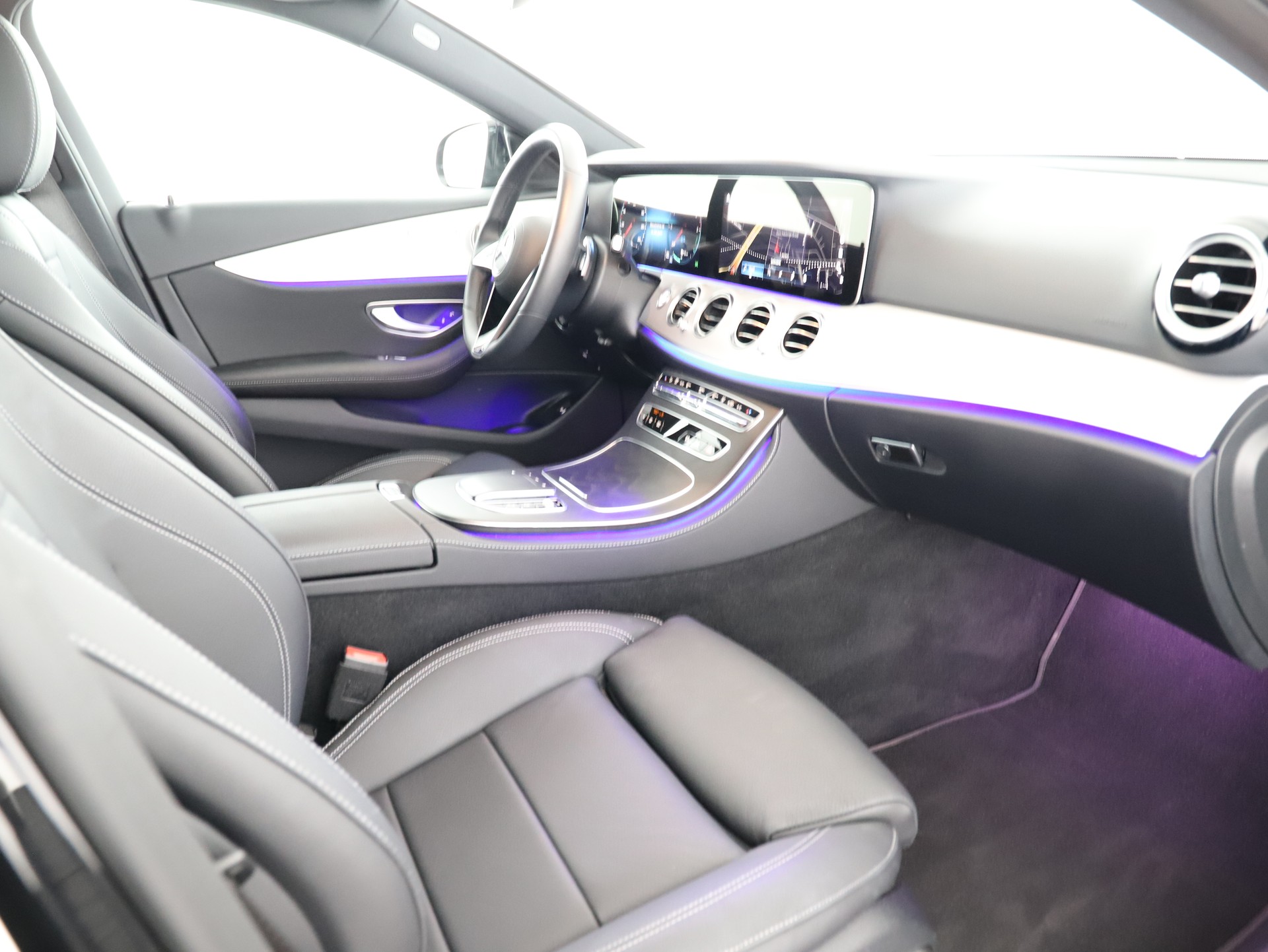 MERCEDES-BENZ E 300 deT 4M EQ Star-image-11