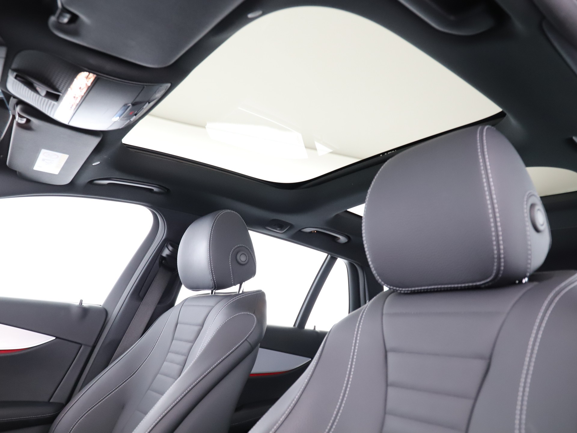 MERCEDES-BENZ E 300 deT 4M EQ Star-image-14