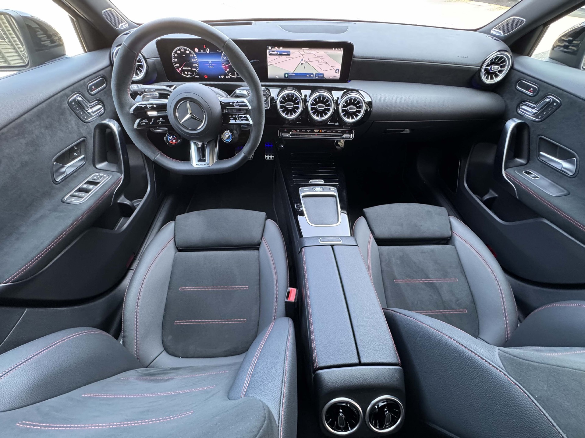 MERCEDES-BENZ A 45 S AMG 4matic+-image-9