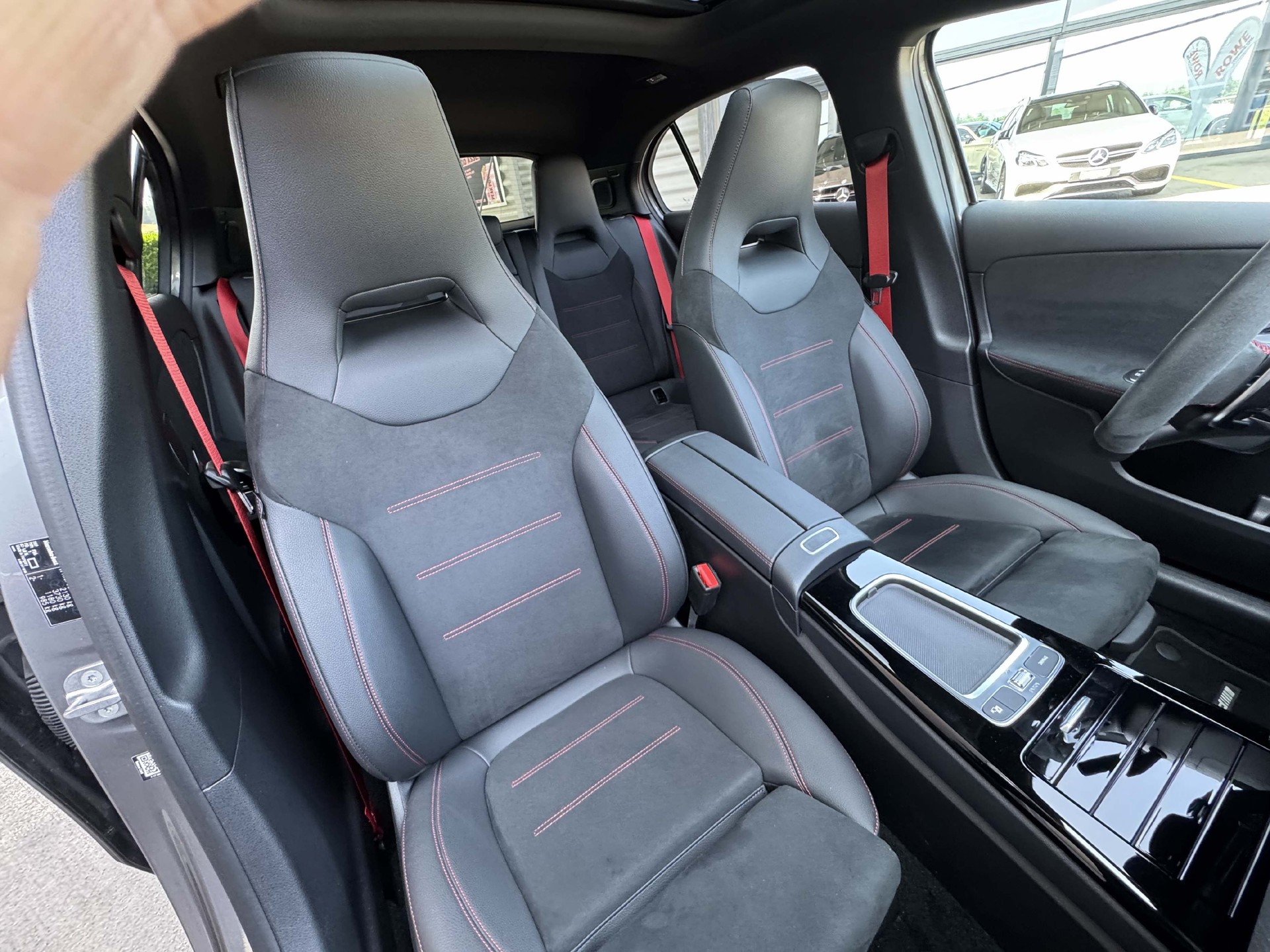 MERCEDES-BENZ A 45 S AMG 4matic+-image-8