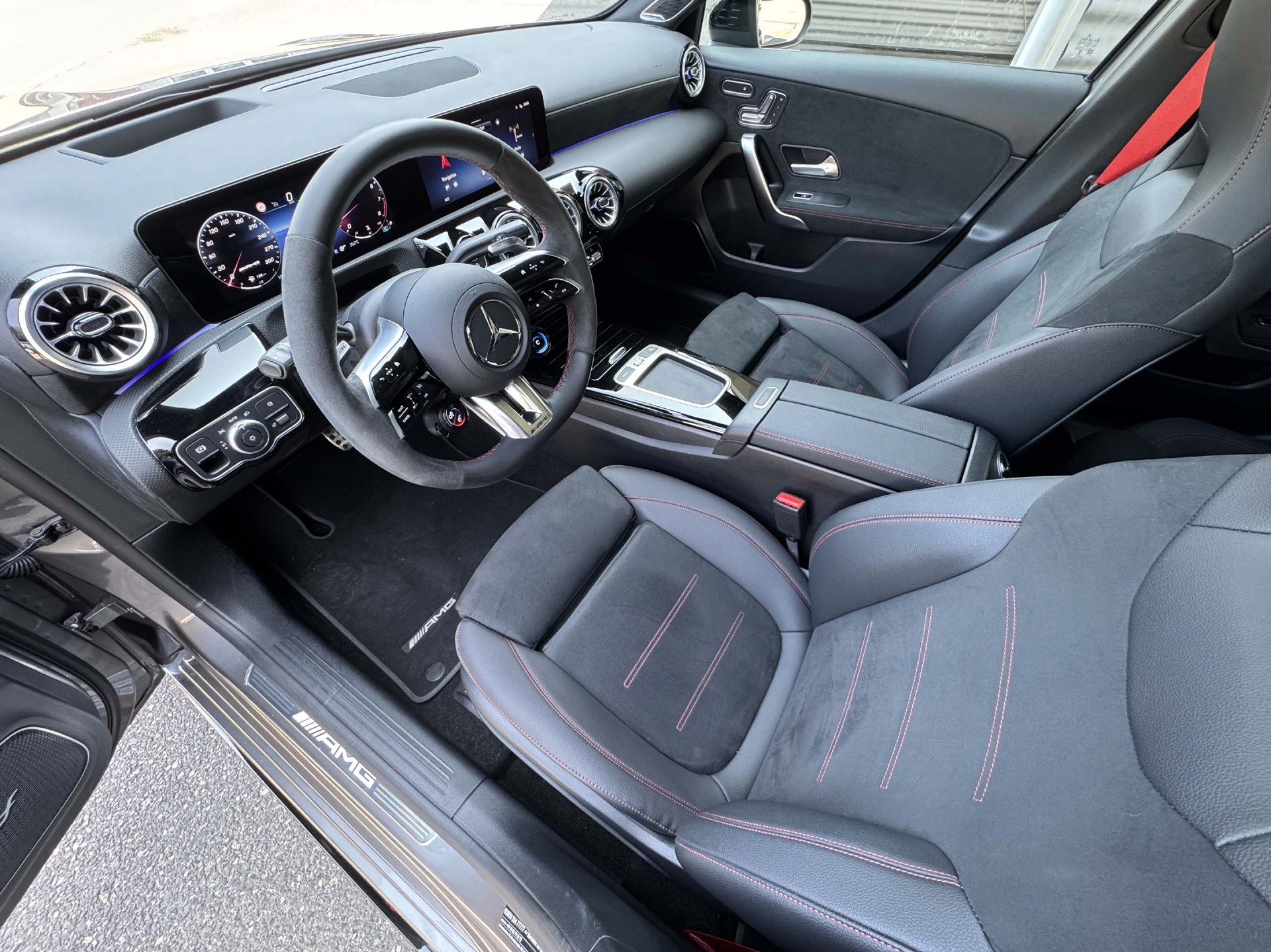 MERCEDES-BENZ A 45 S AMG 4matic+-image-6