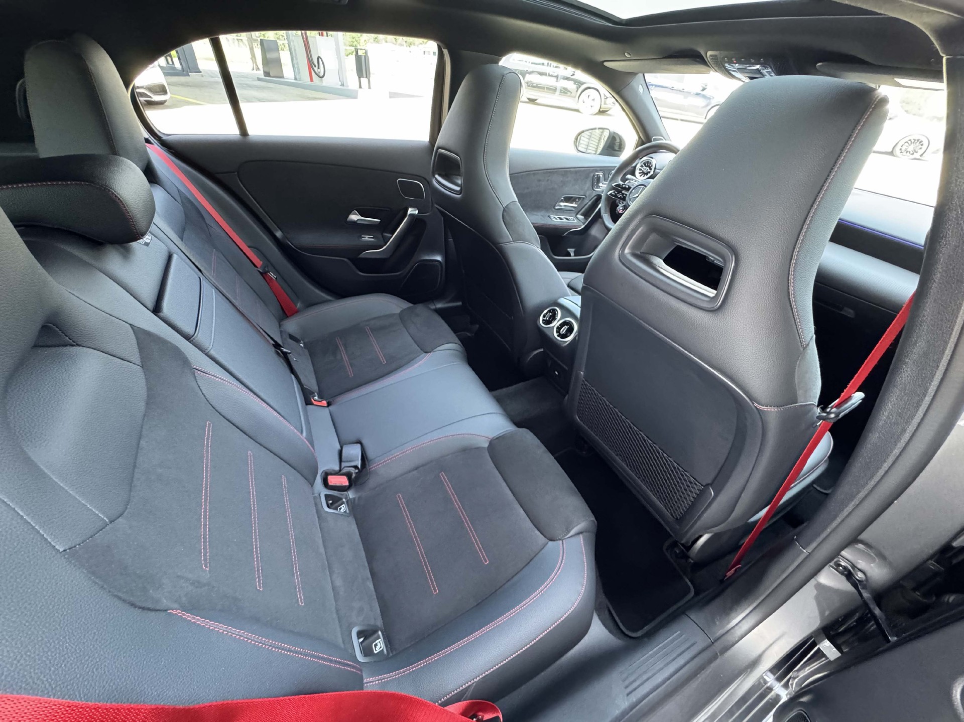 MERCEDES-BENZ A 45 S AMG 4matic+-image-10
