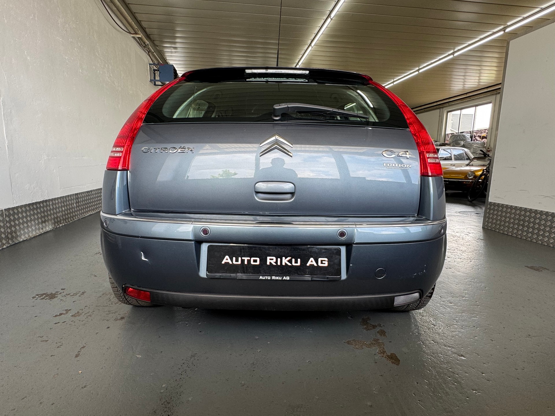 CITROEN C4 Berline 2.0i 16V VTR Automatic-image-8