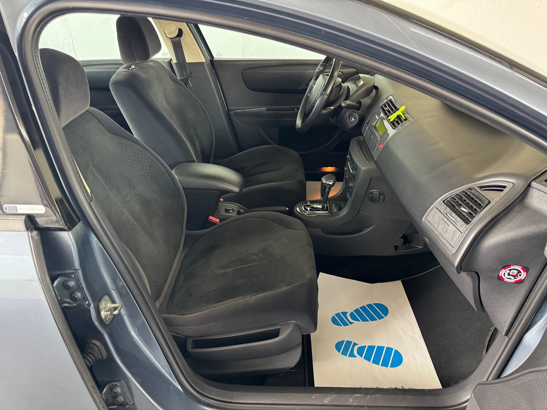 CITROEN C4 Berline 2.0i 16V VTR Automatic-image-12
