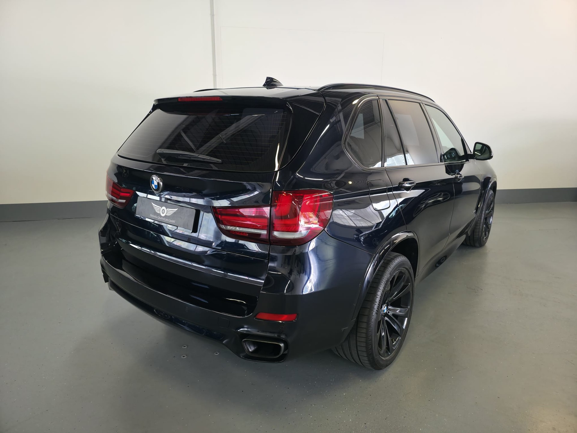 BMW X5 xDrive 50i Steptronic-image-11