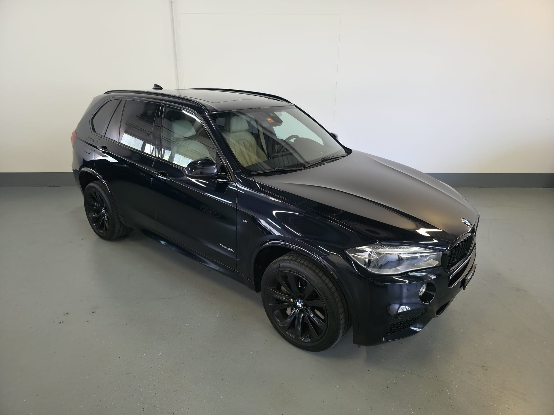 BMW X5 xDrive 50i Steptronic-image-0