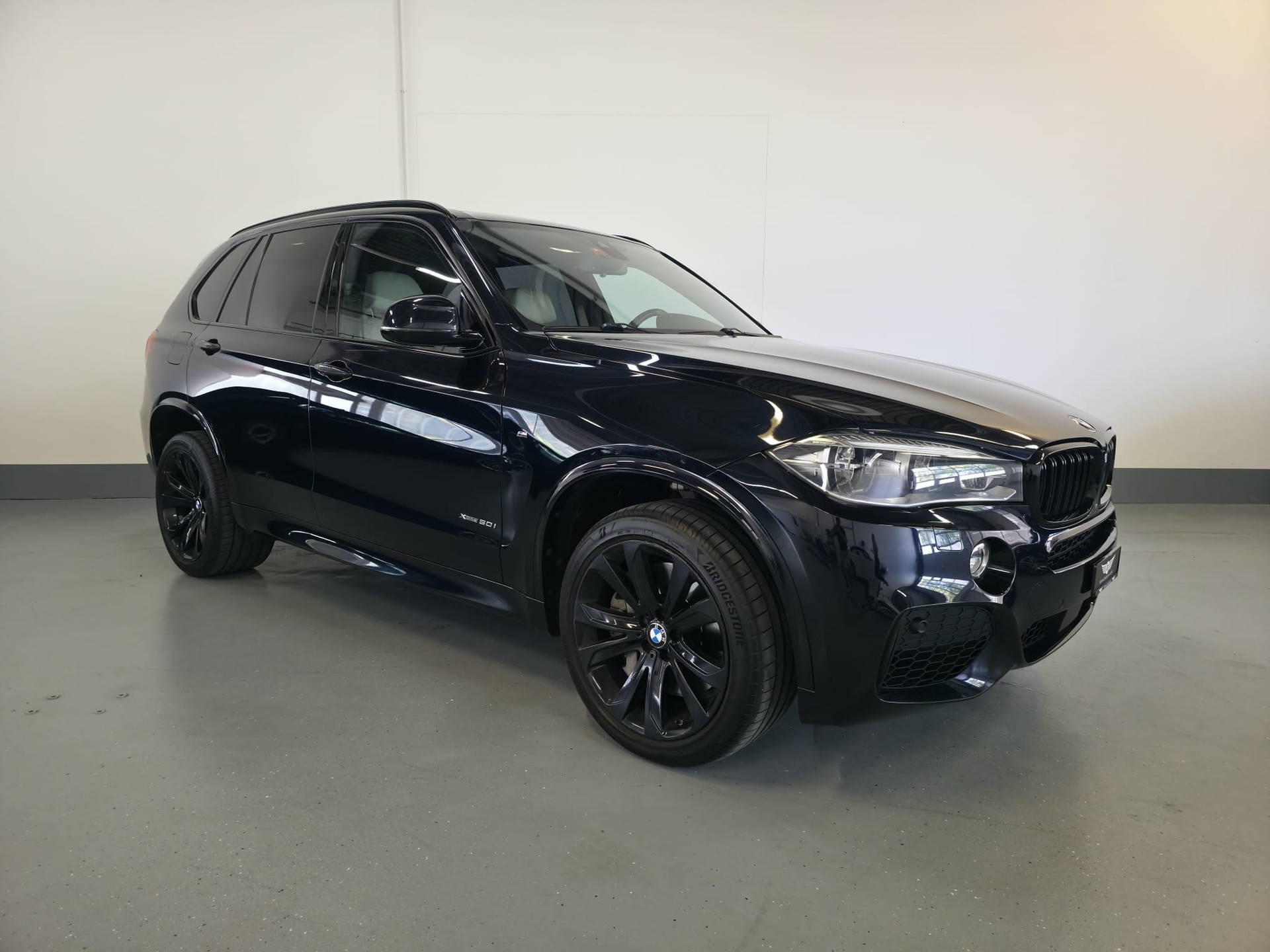 BMW X5 xDrive 50i Steptronic-image-2