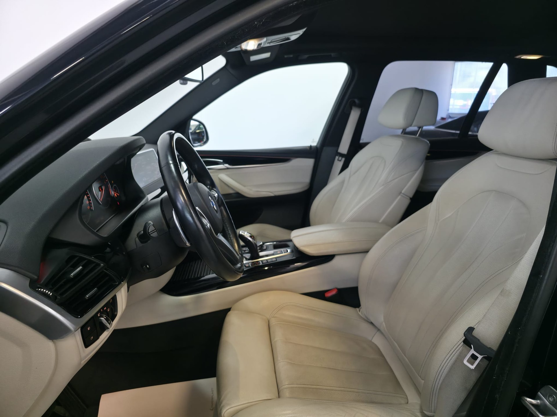 BMW X5 xDrive 50i Steptronic-image-20