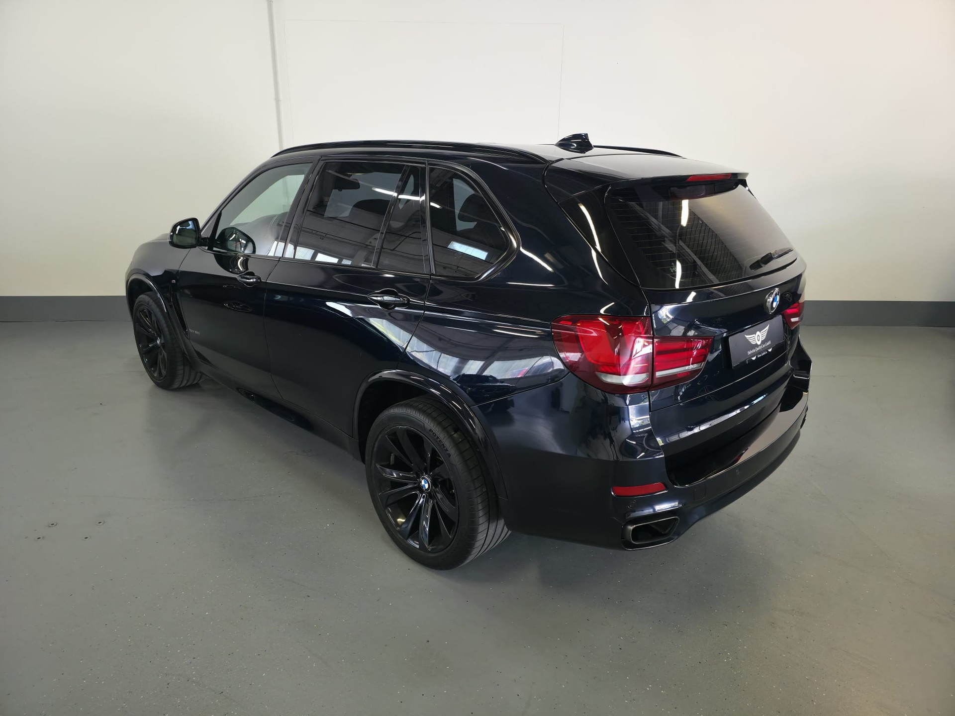 BMW X5 xDrive 50i Steptronic-image-13