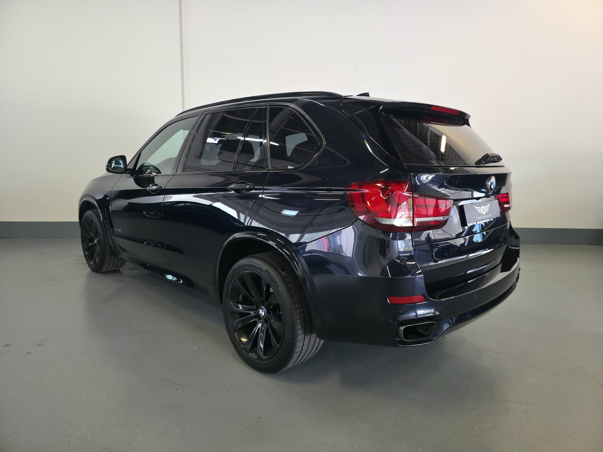 BMW X5 xDrive 50i Steptronic-image-14
