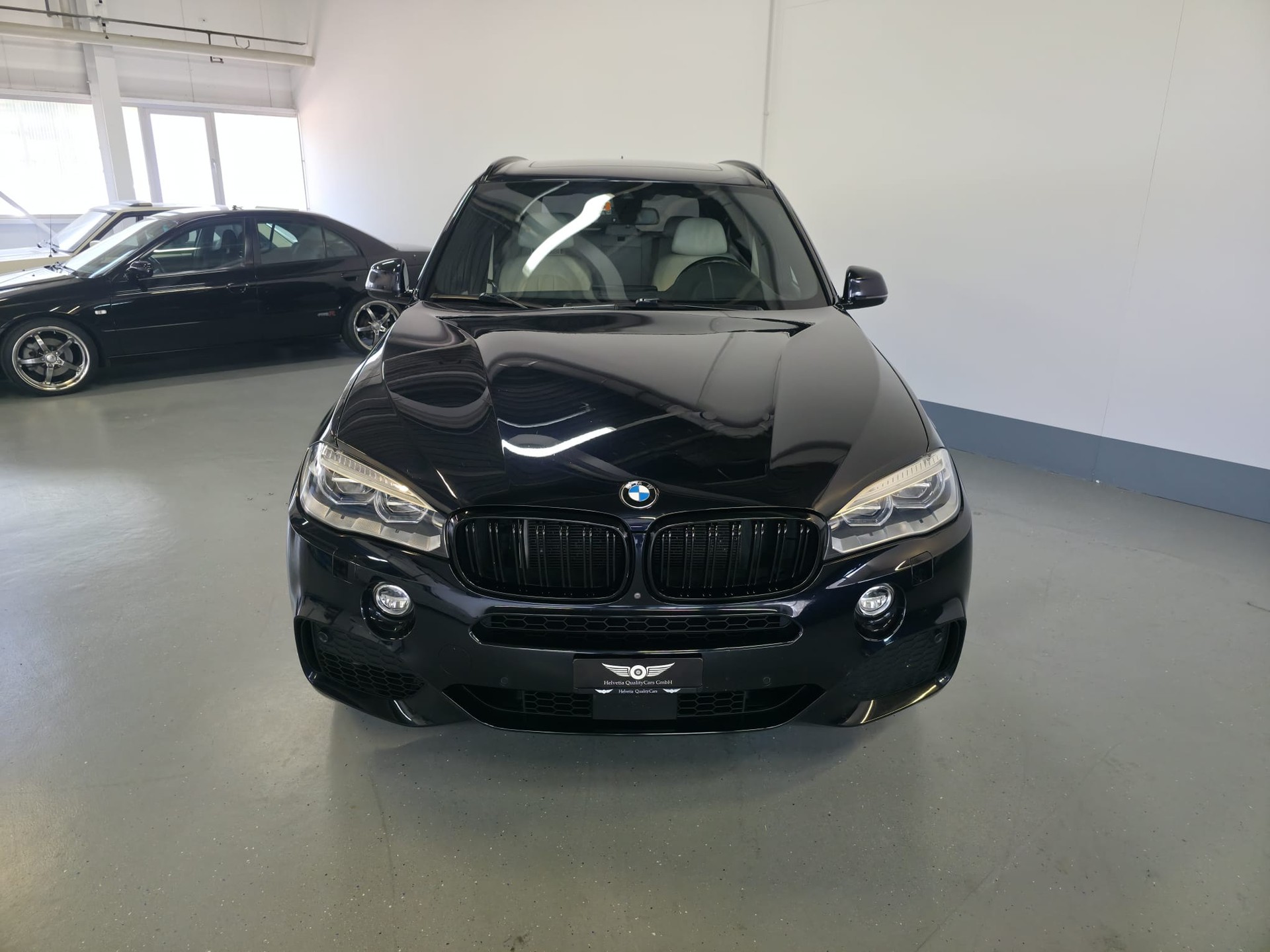 BMW X5 xDrive 50i Steptronic-image-4
