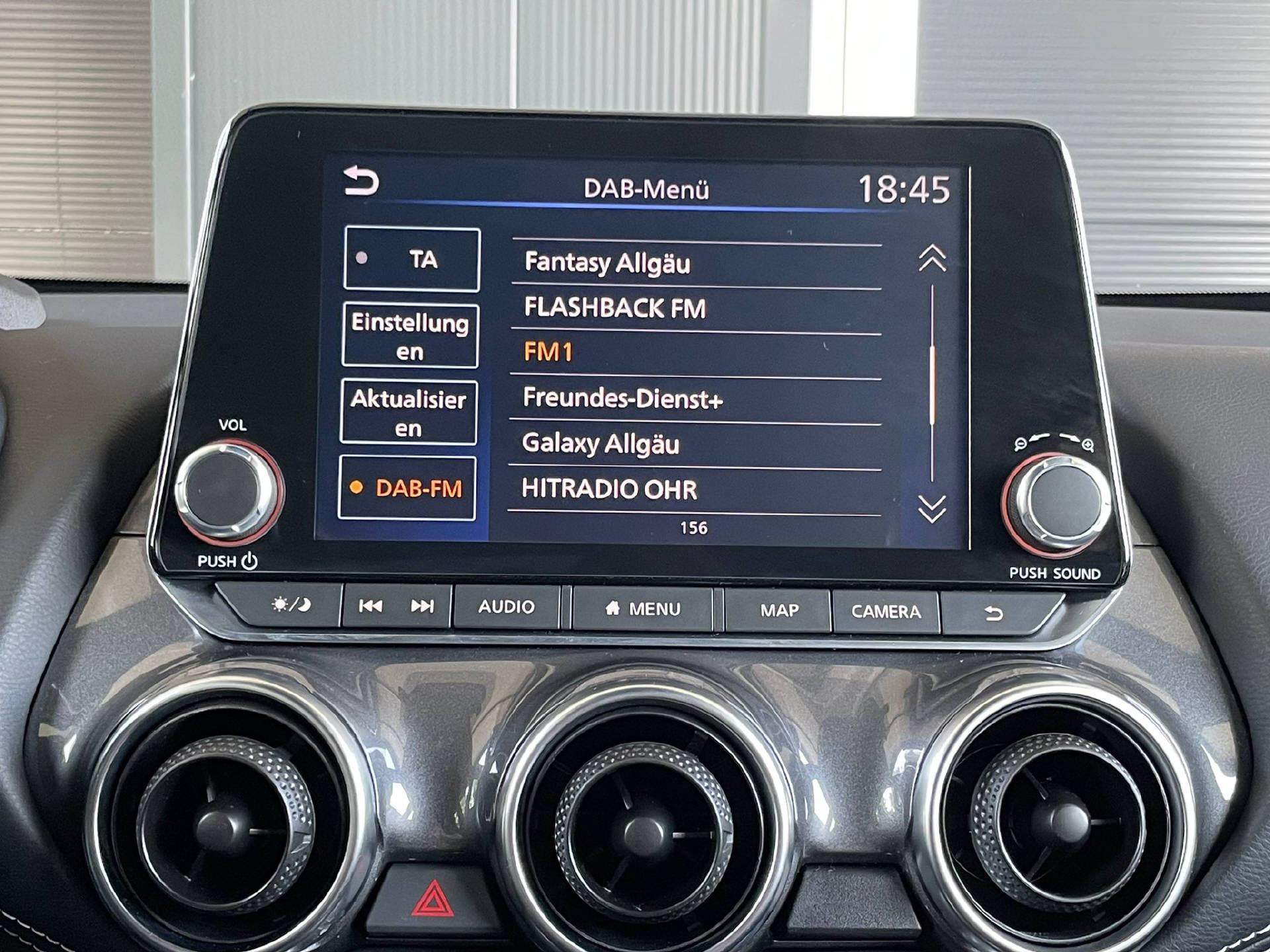 NISSAN Juke 1.0 DIG-T Tekna-image-13