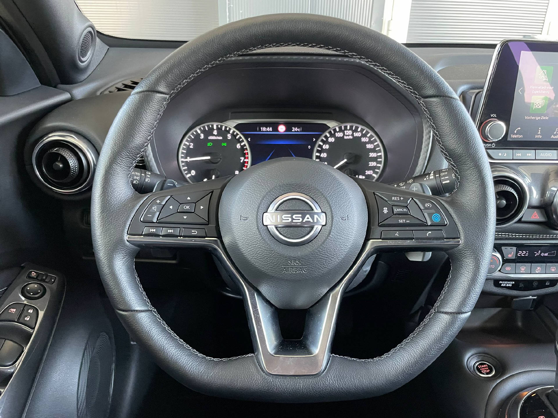 NISSAN Juke 1.0 DIG-T Tekna-image-8