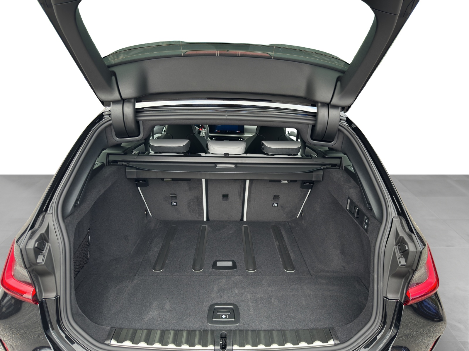 BMW M3 Touring xDrive Competition M-image-17