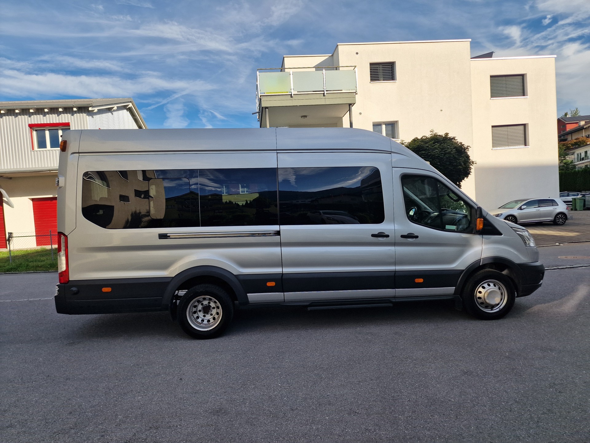 FORD Transit 460 L3H3 Trend RWD 17 Plätze-image-4