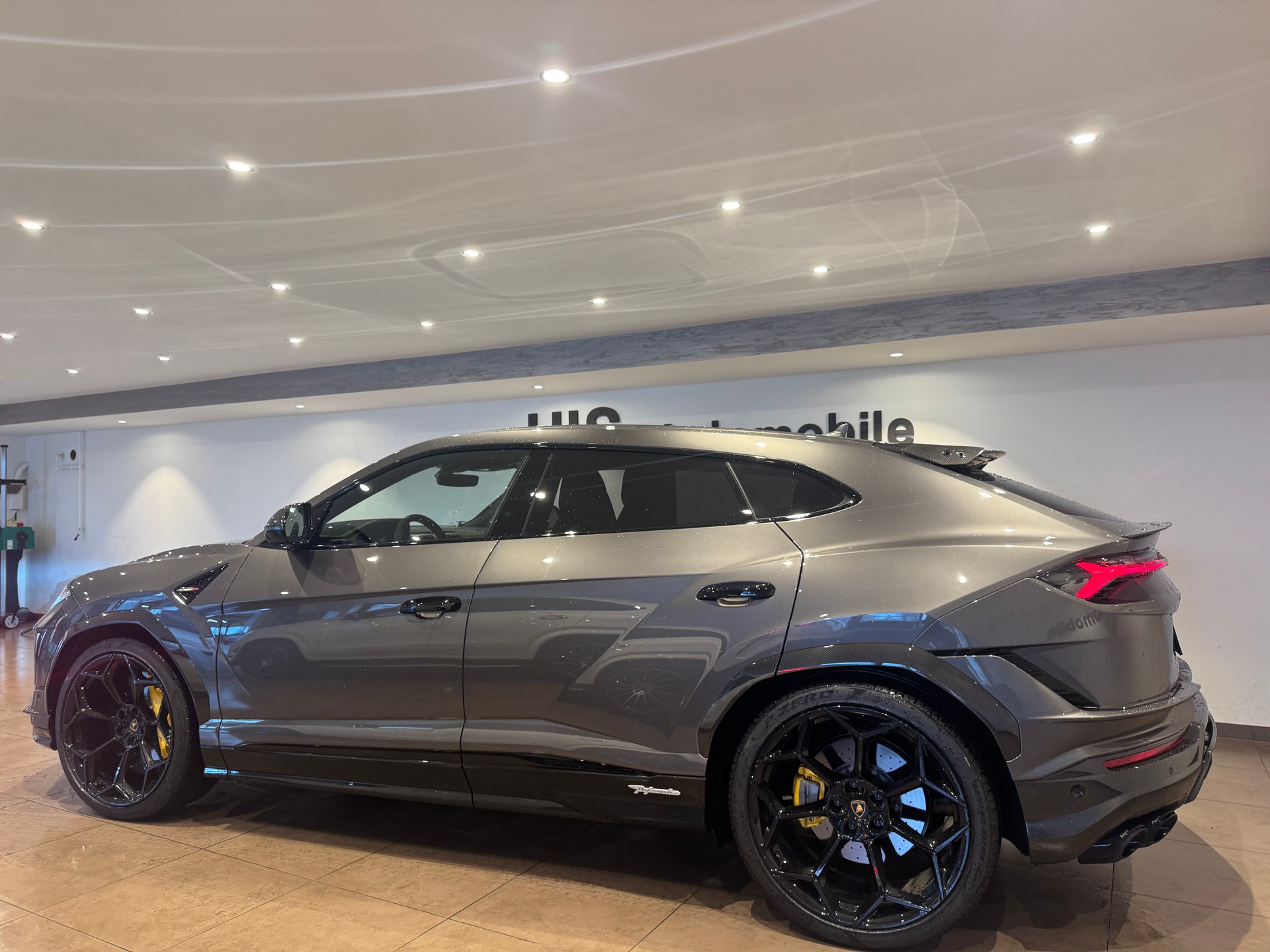 LAMBORGHINI Urus 4.0 Performante 666PS-image-3