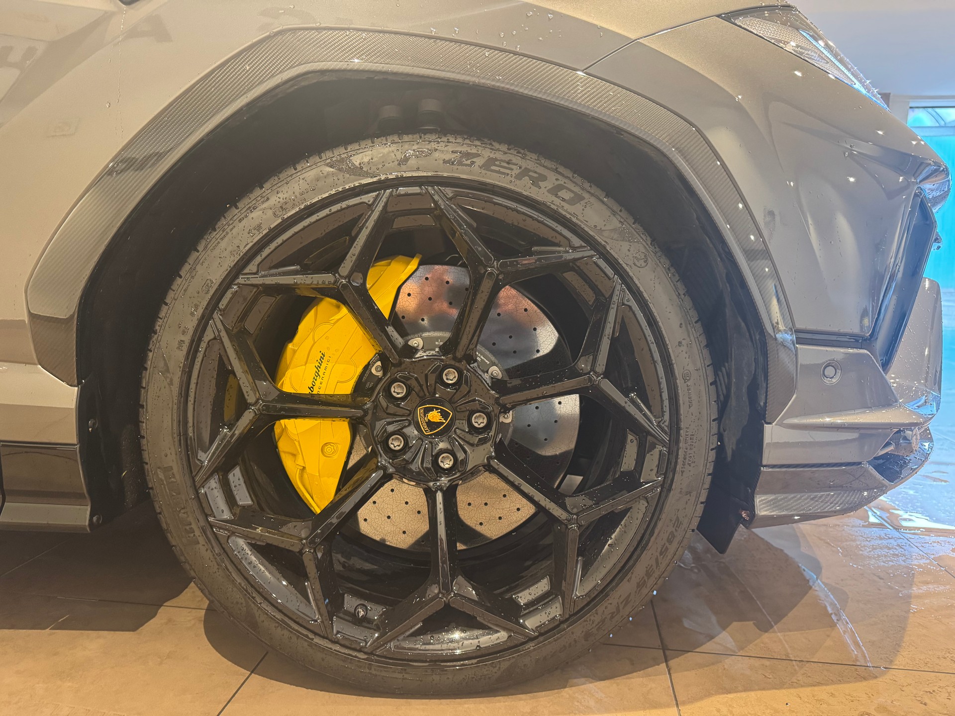 LAMBORGHINI Urus 4.0 Performante 666PS-image-9