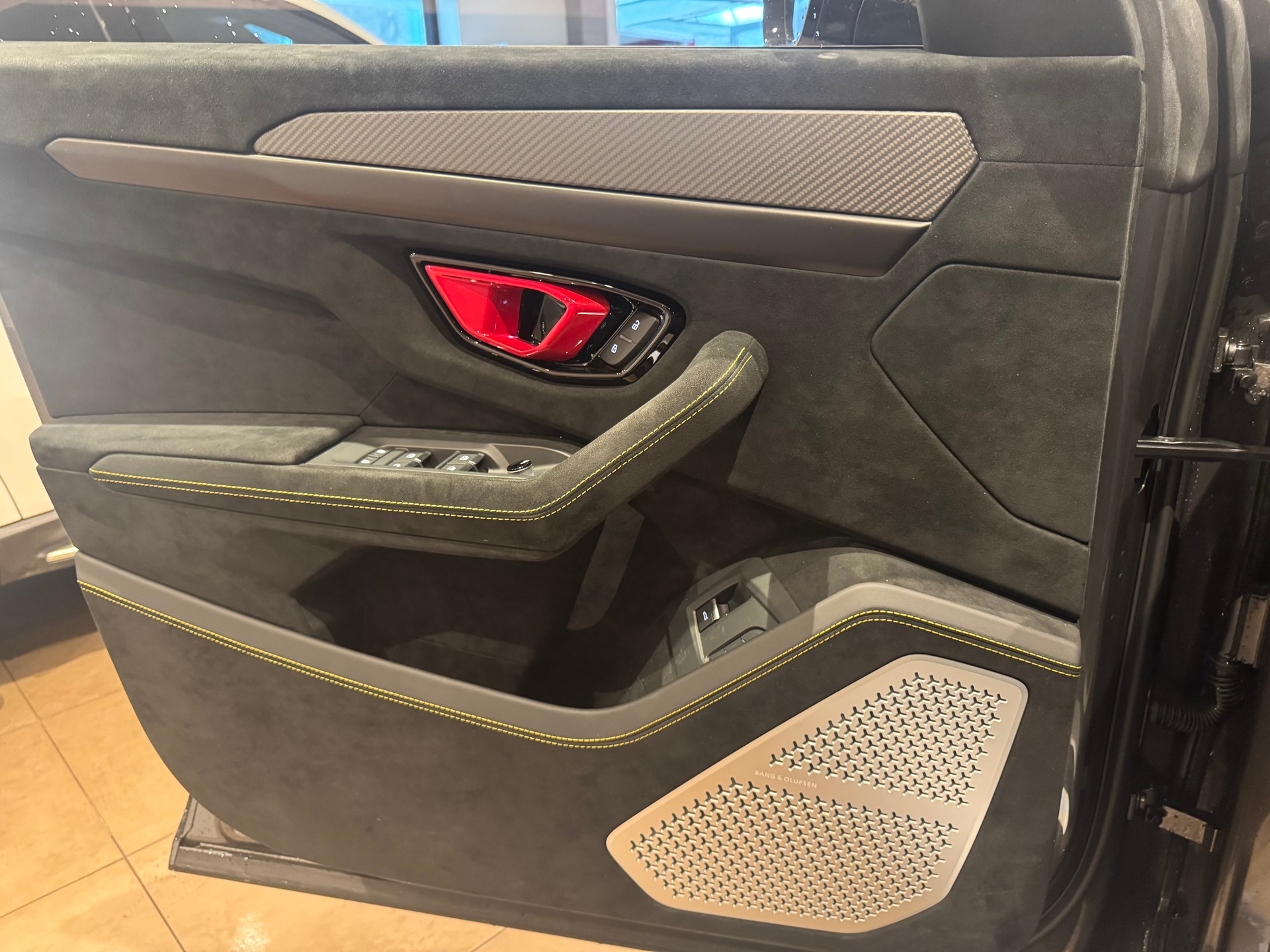 LAMBORGHINI Urus 4.0 Performante 666PS-image-27